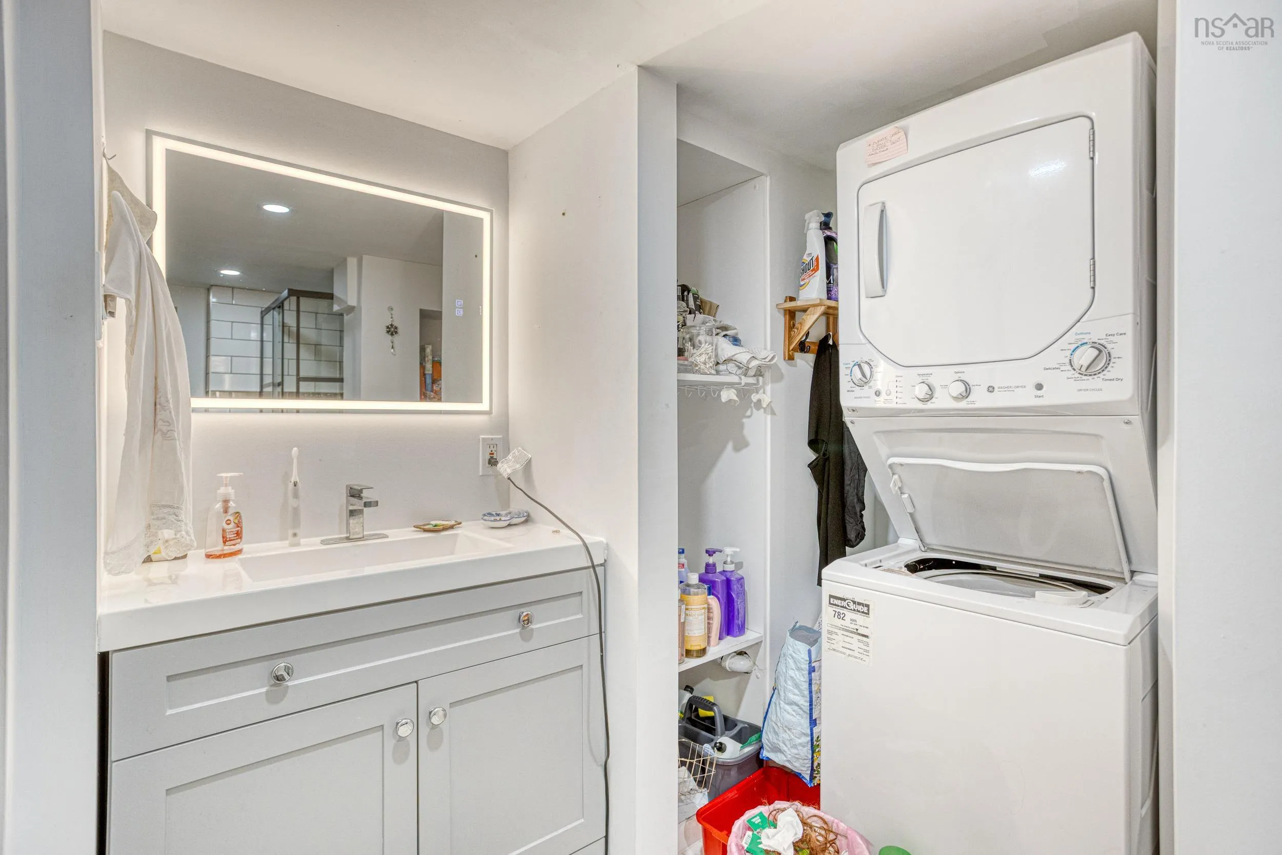 1730 Preston Street, Halifax, NS B3H 3V4, 5 Bedrooms Bedrooms, ,2 BathroomsBathrooms,Residential,For Sale,Preston,202525590
