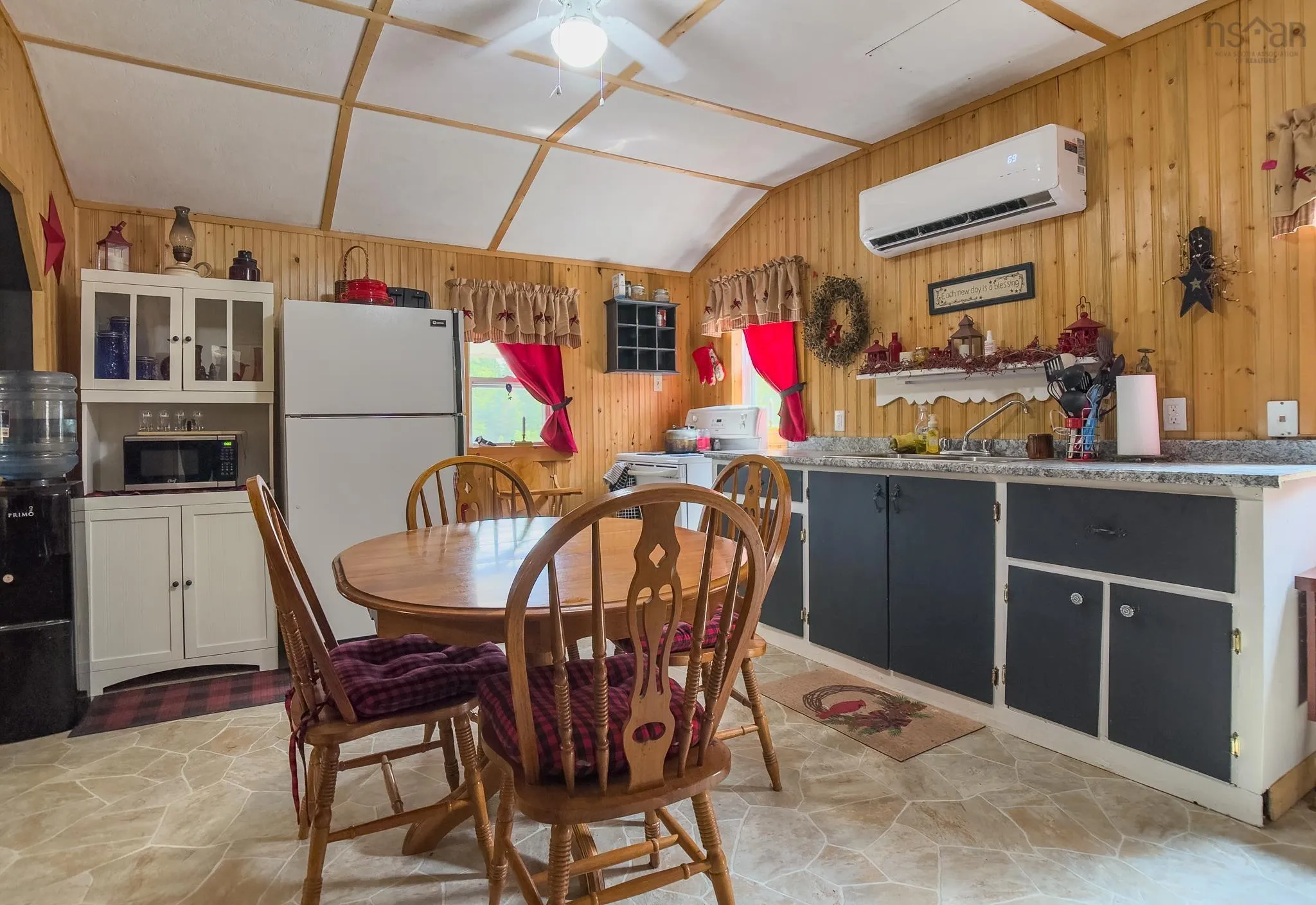 545 Depot Road, East Kemptville, NS B5A 5P7, 3 Bedrooms Bedrooms, ,1 BathroomBathrooms,Residential,For Sale,Depot,202520253