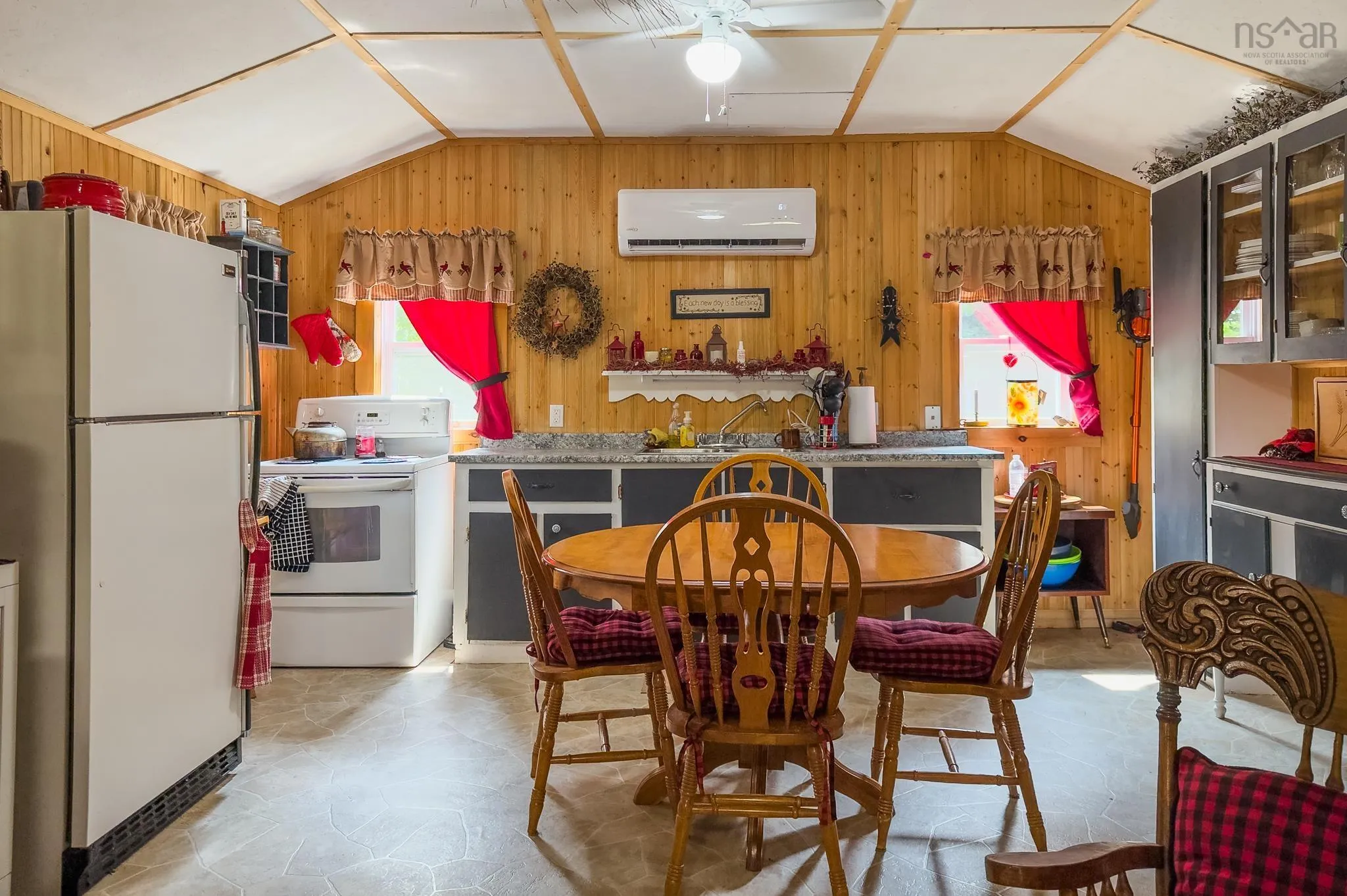 545 Depot Road, East Kemptville, NS B5A 5P7, 3 Bedrooms Bedrooms, ,1 BathroomBathrooms,Residential,For Sale,Depot,202520253