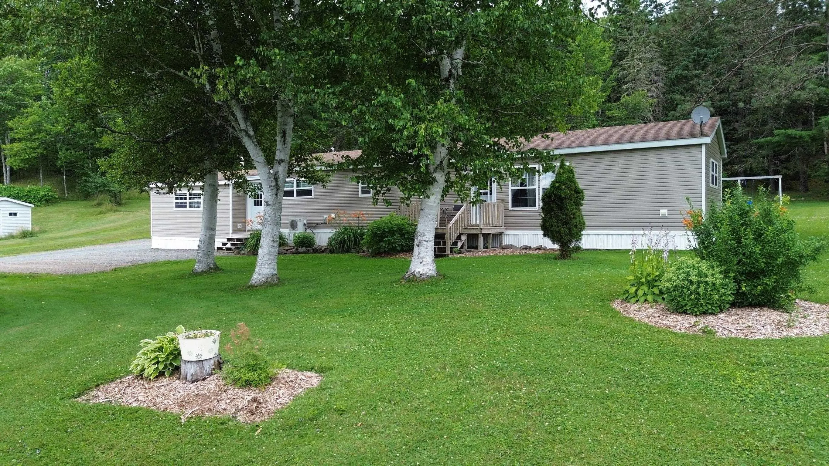 1824 Glen Road, Glen Road Ns B2g 2l3, 4 Bedrooms Bedrooms, ,1 BathroomBathrooms,Residential,For Sale,Glen,202509663