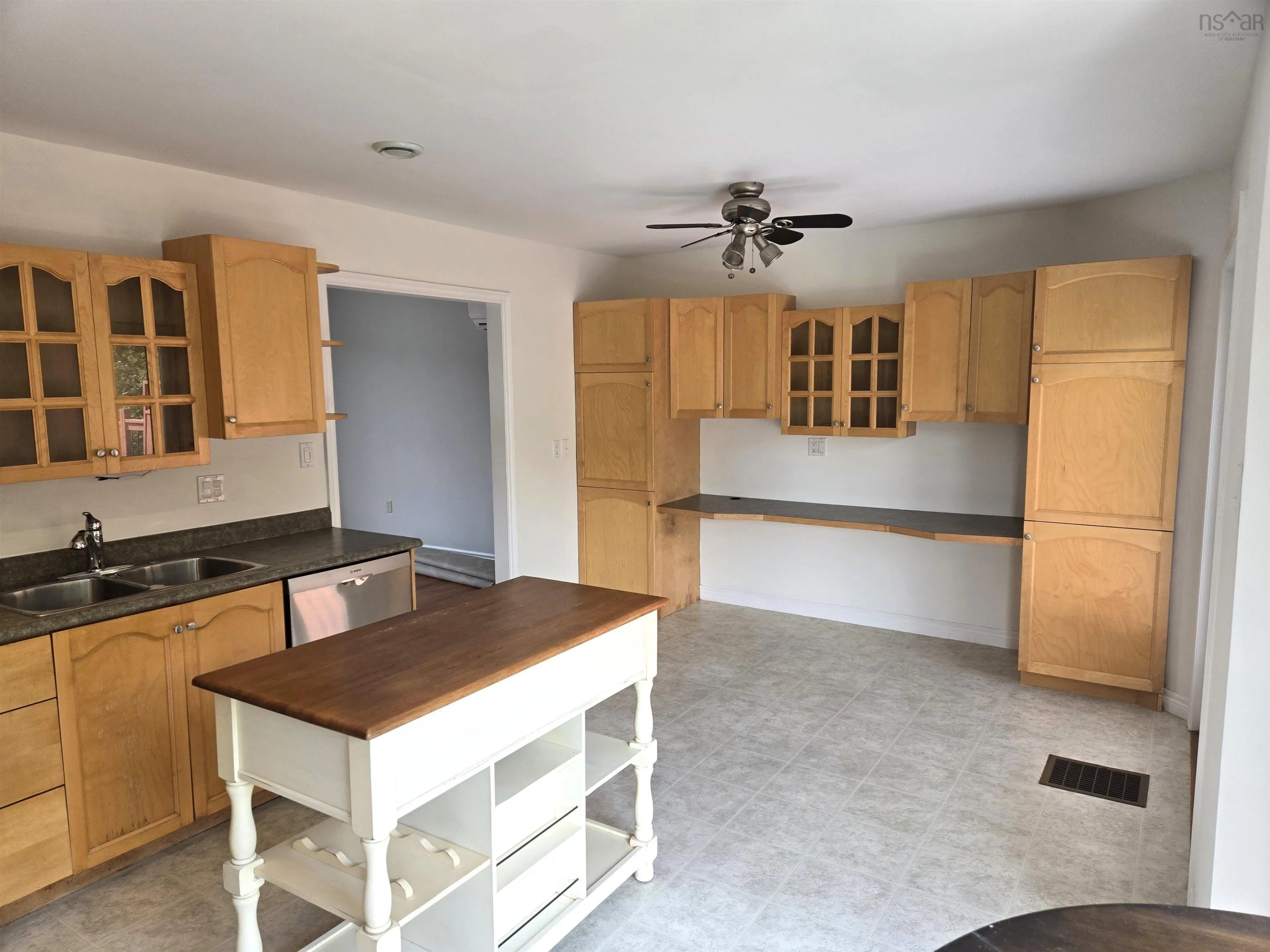 8 Sherwood Street, Cole Harbour, NS B2V 2P4, 3 Bedrooms Bedrooms, ,2 BathroomsBathrooms,Residential,For Sale,Sherwood,202523304