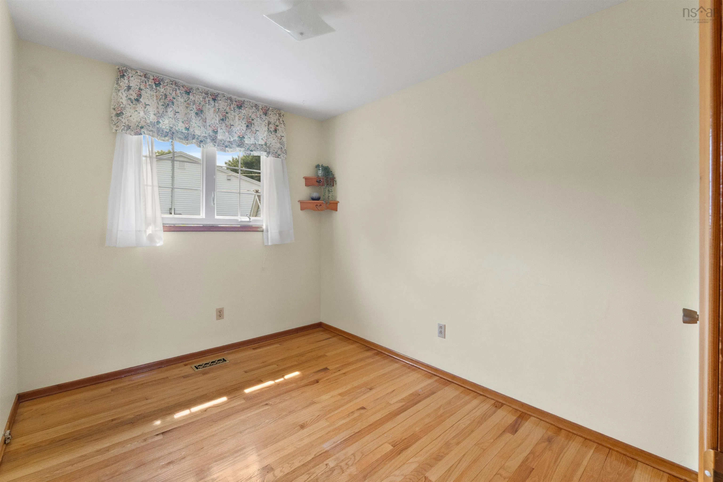 6 Codroy Avenue, Lake Loon, NS B2W 3R2, 3 Bedrooms Bedrooms, ,2 BathroomsBathrooms,Residential,For Sale,Codroy,202519886