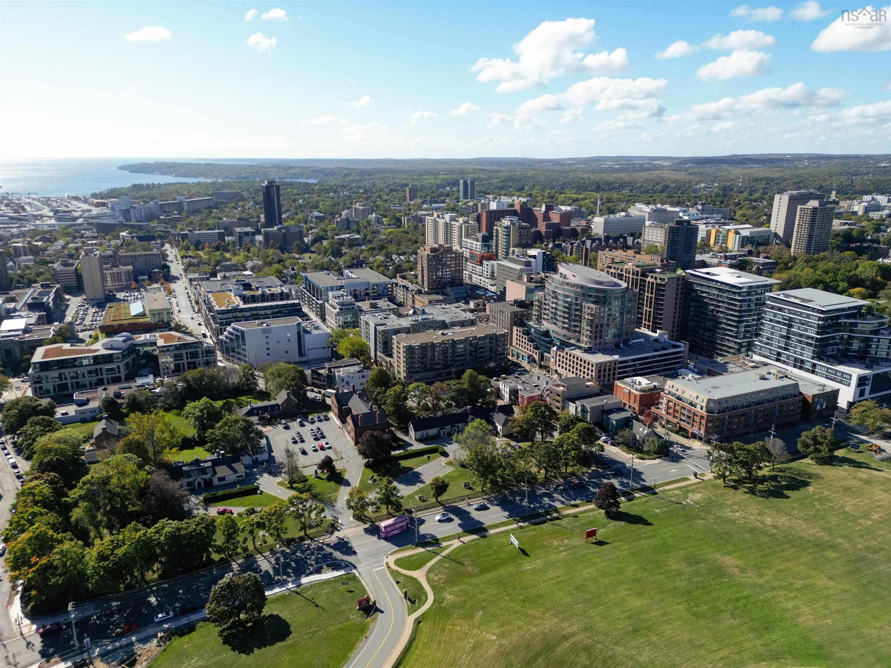 301-5530 Artillery Place, Halifax, NS B3J 1J3, 2 Bedrooms Bedrooms, ,2 BathroomsBathrooms,Residential,For Sale,Artillery,202525414