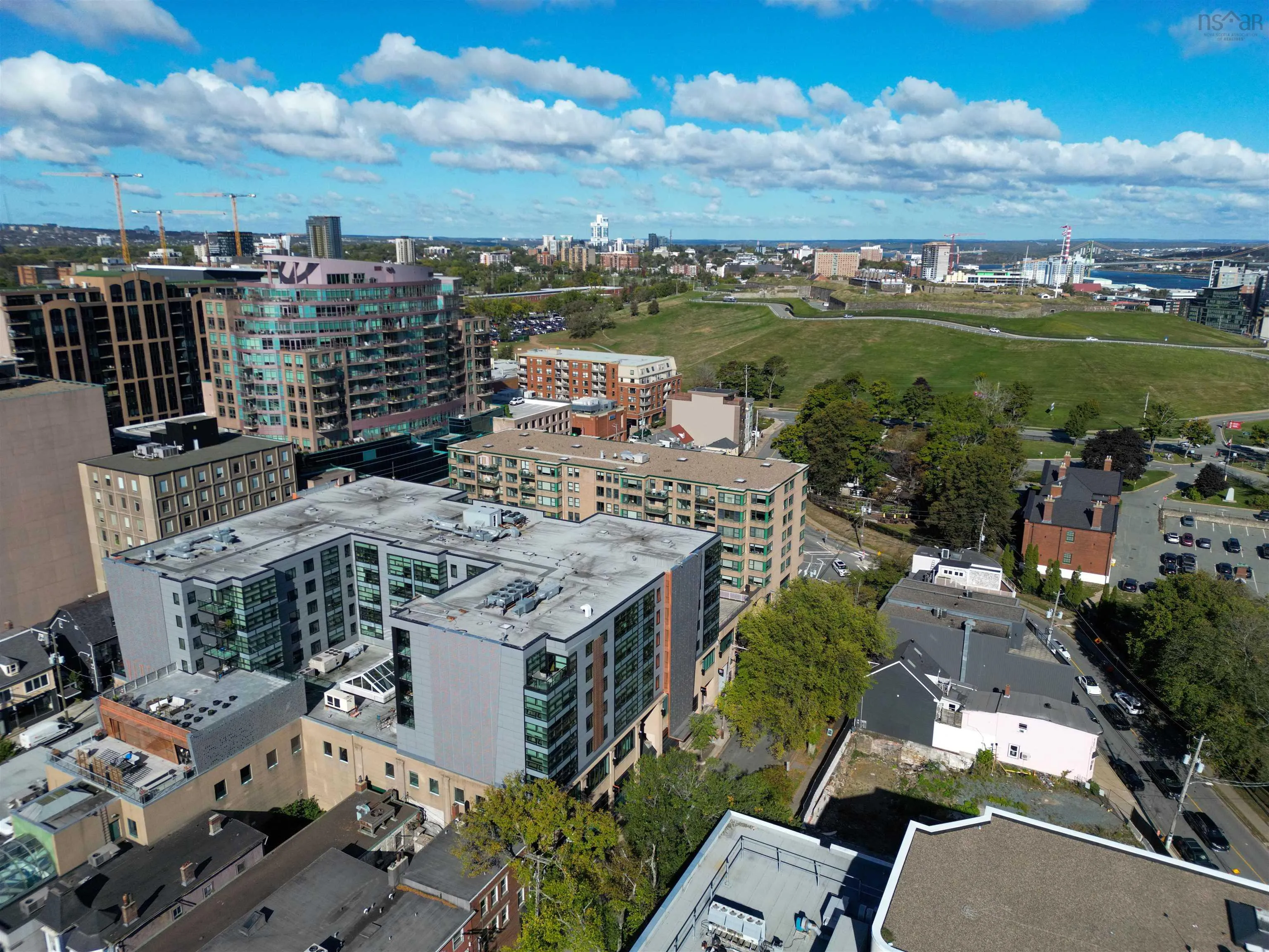 301-5530 Artillery Place, Halifax, NS B3J 1J3, 2 Bedrooms Bedrooms, ,2 BathroomsBathrooms,Residential,For Sale,Artillery,202525414