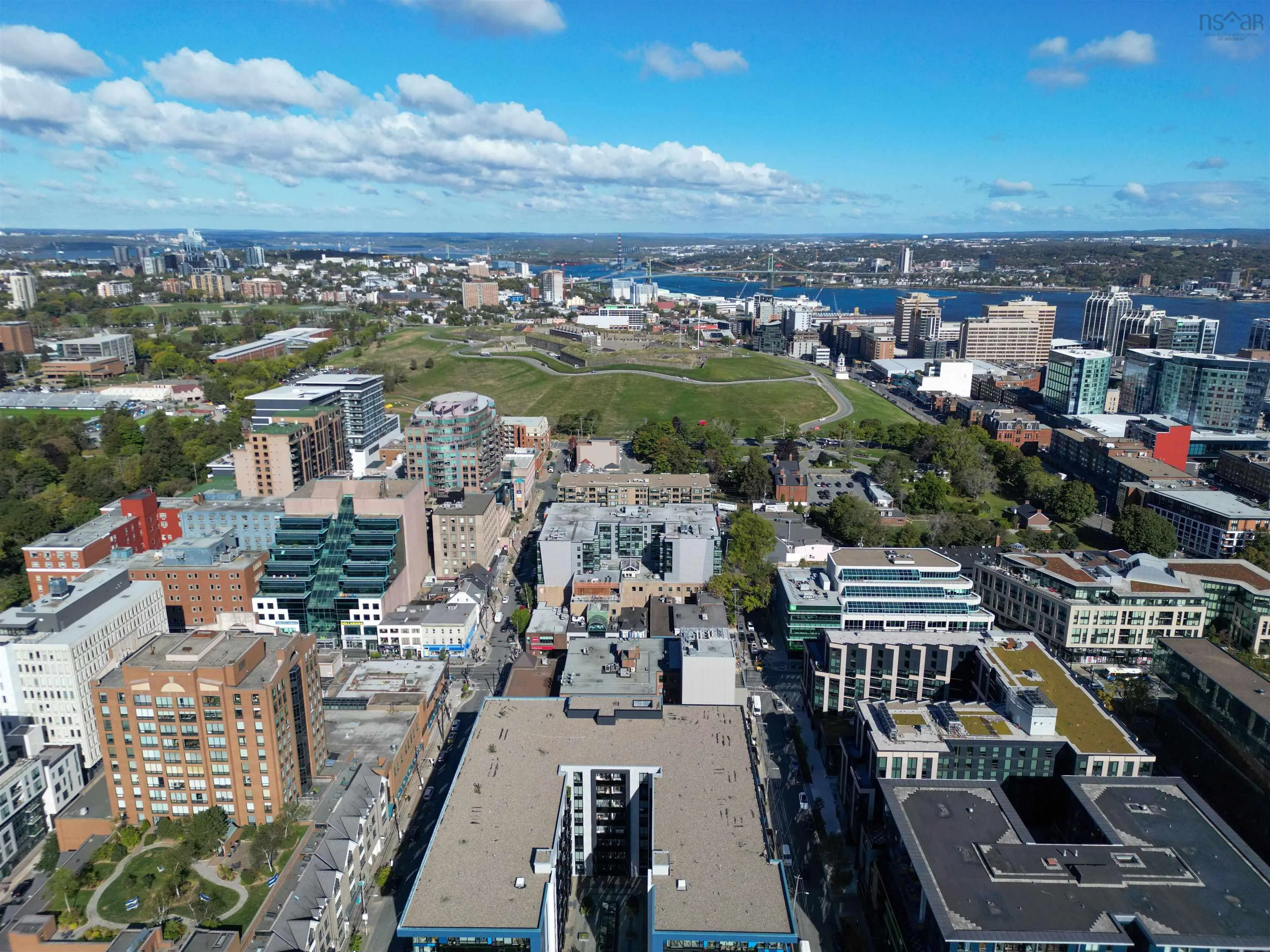 301-5530 Artillery Place, Halifax, NS B3J 1J3, 2 Bedrooms Bedrooms, ,2 BathroomsBathrooms,Residential,For Sale,Artillery,202525414
