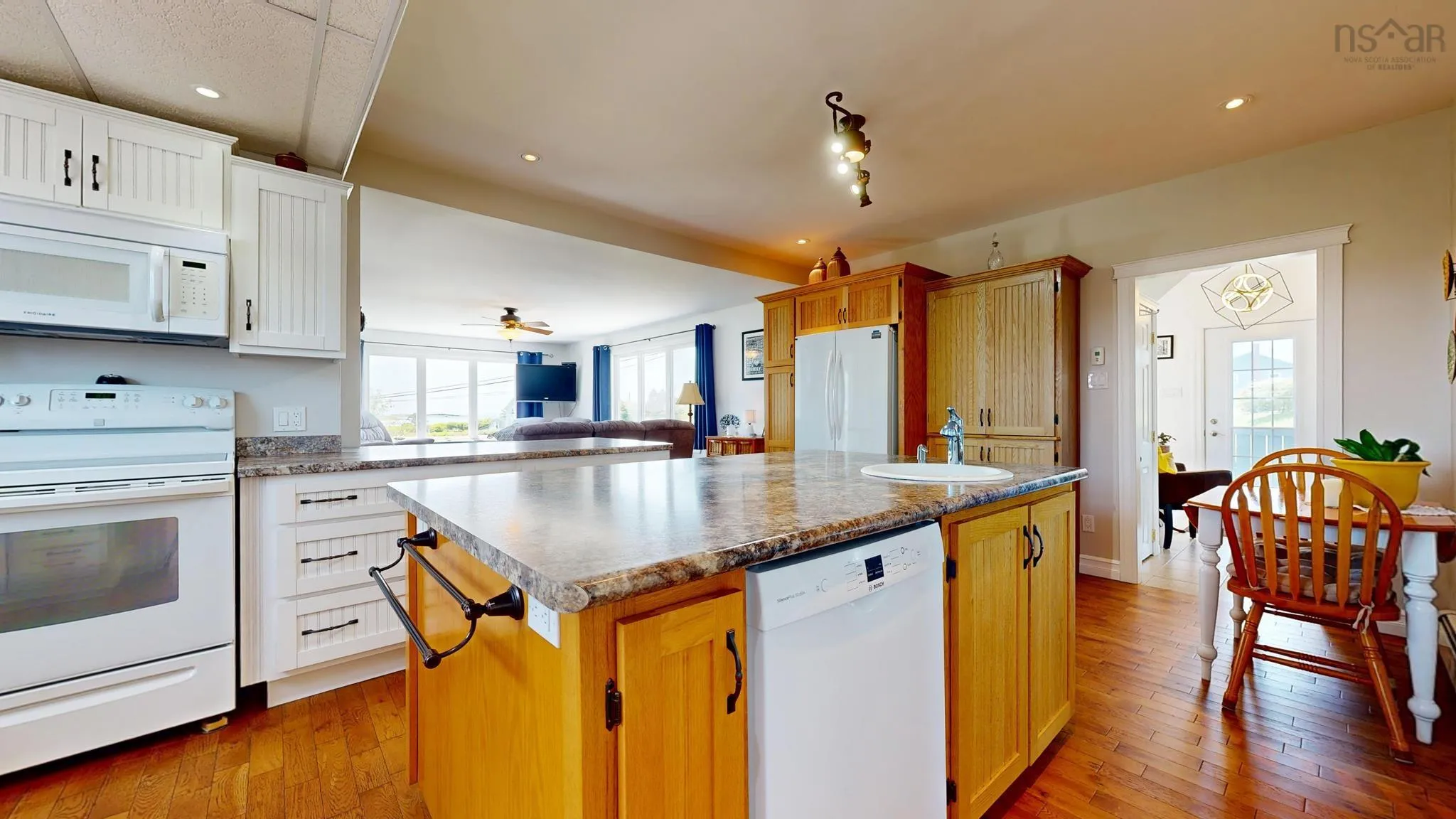 3009 Main Street, Clarks Harbour, NS B0W 1P0, 3 Bedrooms Bedrooms, ,2 BathroomsBathrooms,Residential,For Sale,Main,202519277