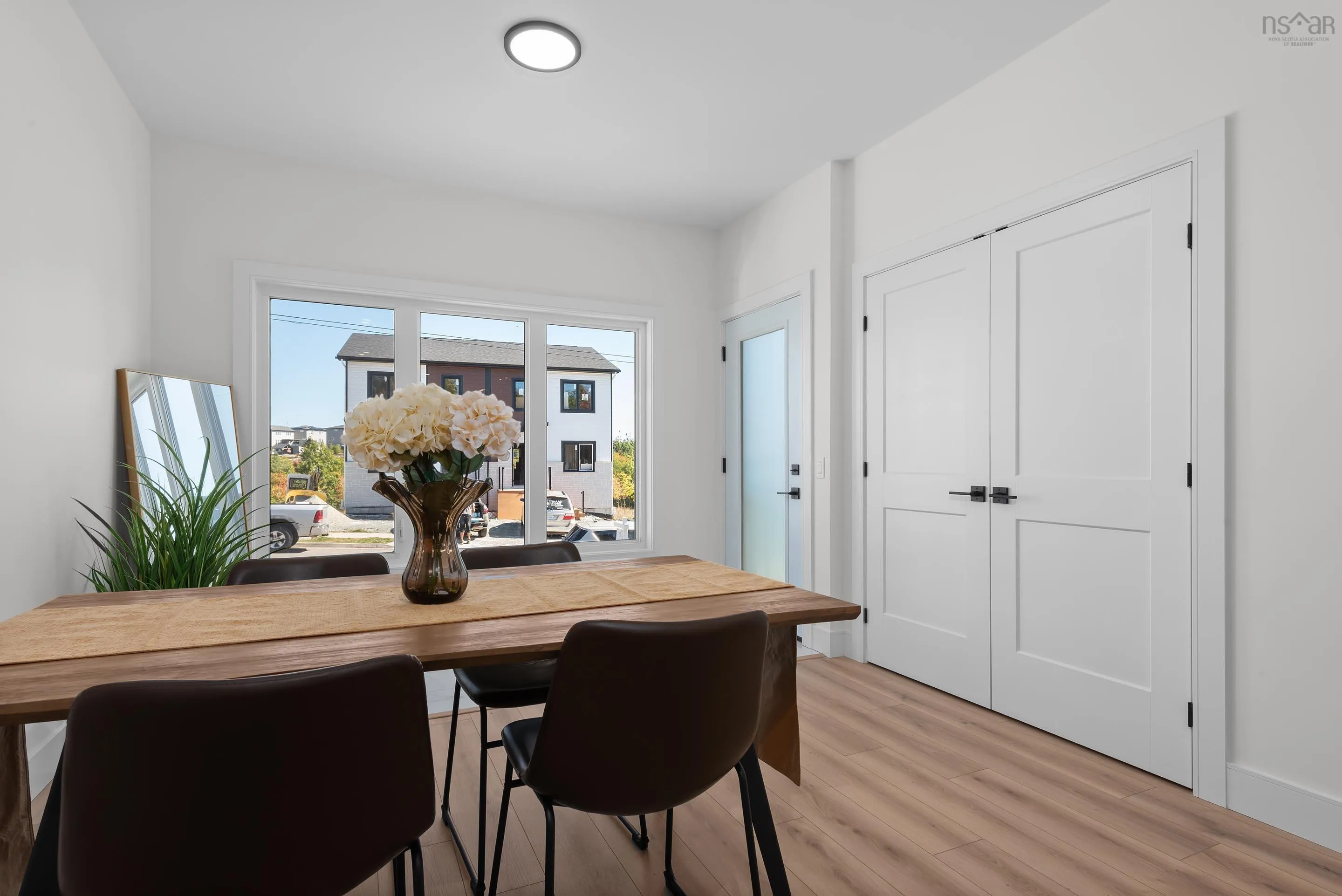 130 Colonial Crescent, Halifax Ns B3r 0h8, 5 Bedrooms Bedrooms, ,4 BathroomsBathrooms,Residential,For Sale,Colonial,202505169