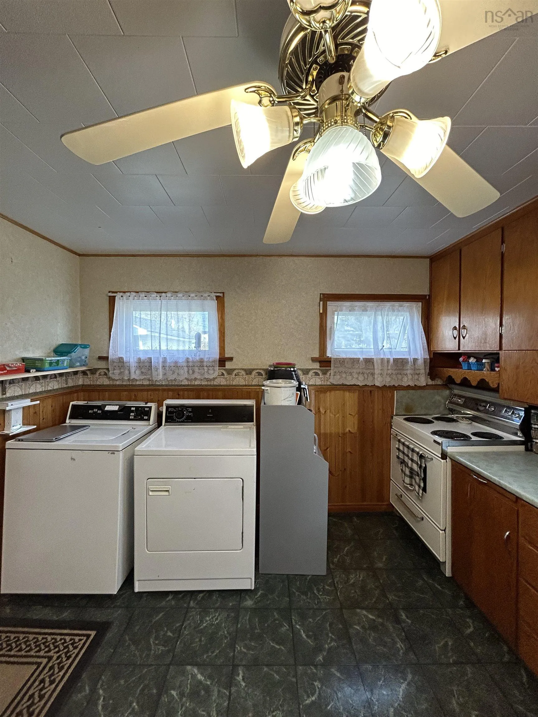 92 Victoria Street, Springhill, NS B0M 1X0, 3 Bedrooms Bedrooms, ,2 BathroomsBathrooms,Residential,For Sale,Victoria,202518775