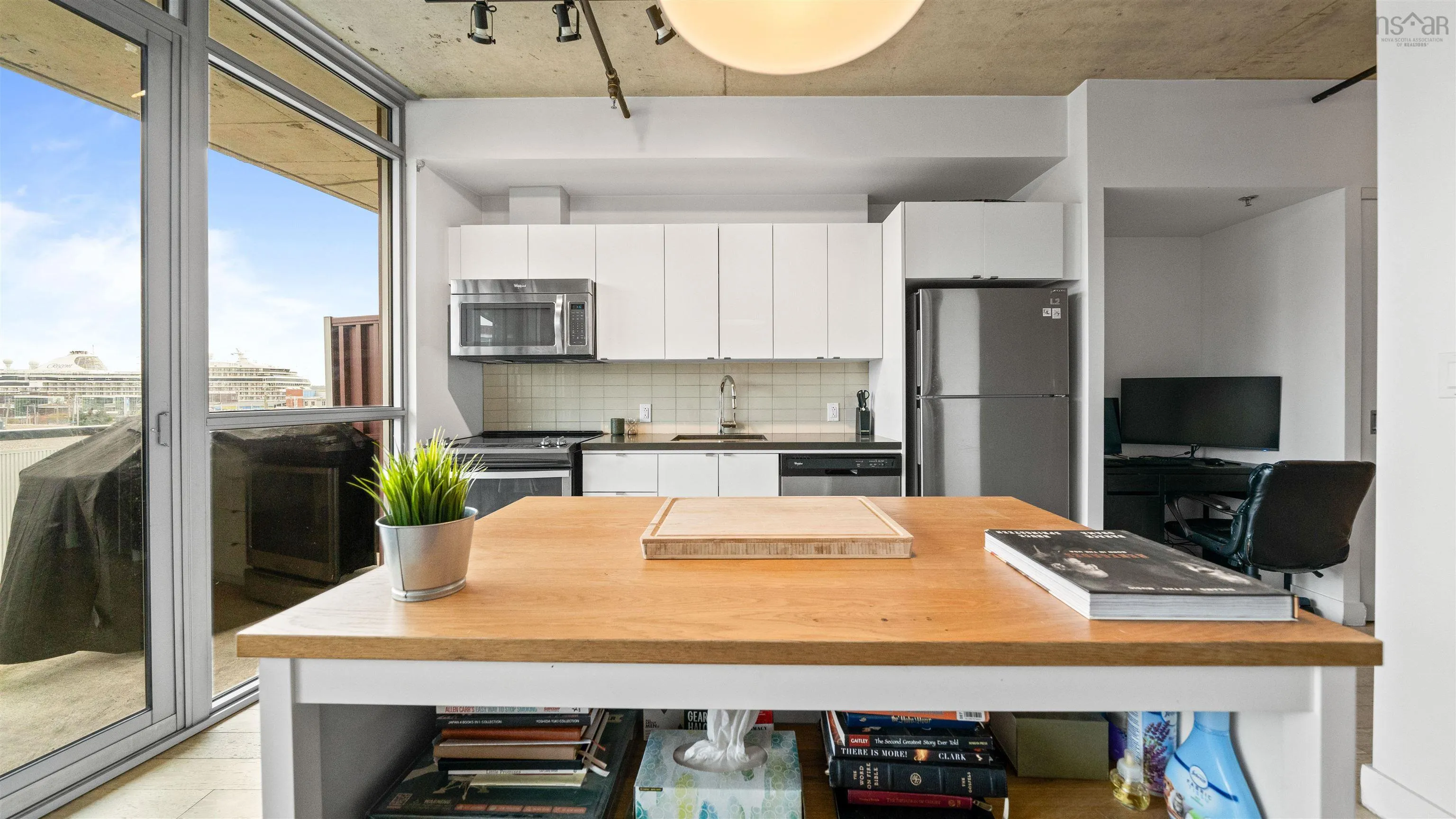 406-1065 Barrington Street, Halifax, NS B3H 0B7, 1 Bedroom Bedrooms, ,1 BathroomBathrooms,Residential,For Sale,Barrington,202525582