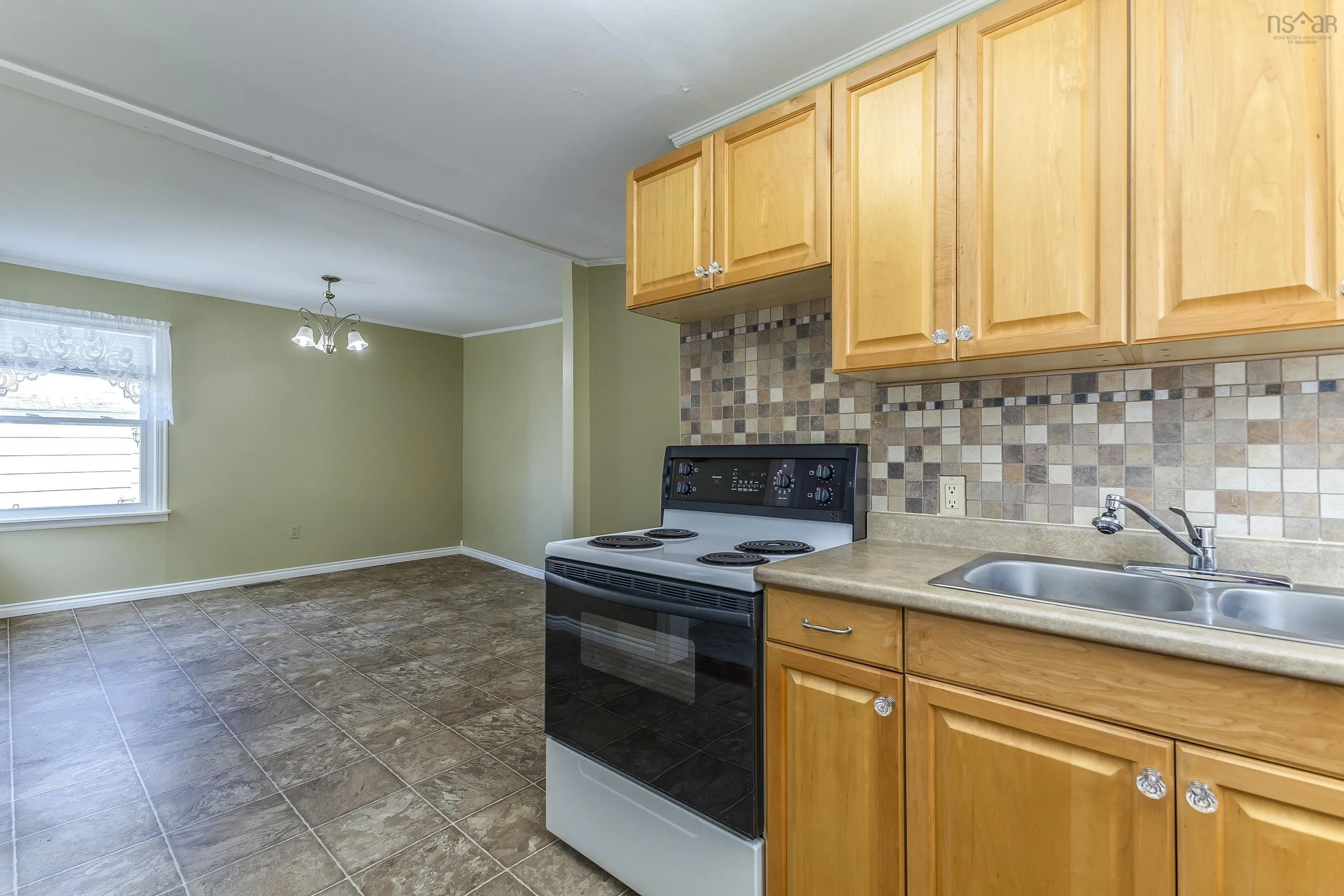 11 Maclaren Ave, New Glasgow, NS B2H 3N3, 3 Bedrooms Bedrooms, ,2 BathroomsBathrooms,Residential,For Sale,Maclaren Ave,202520035
