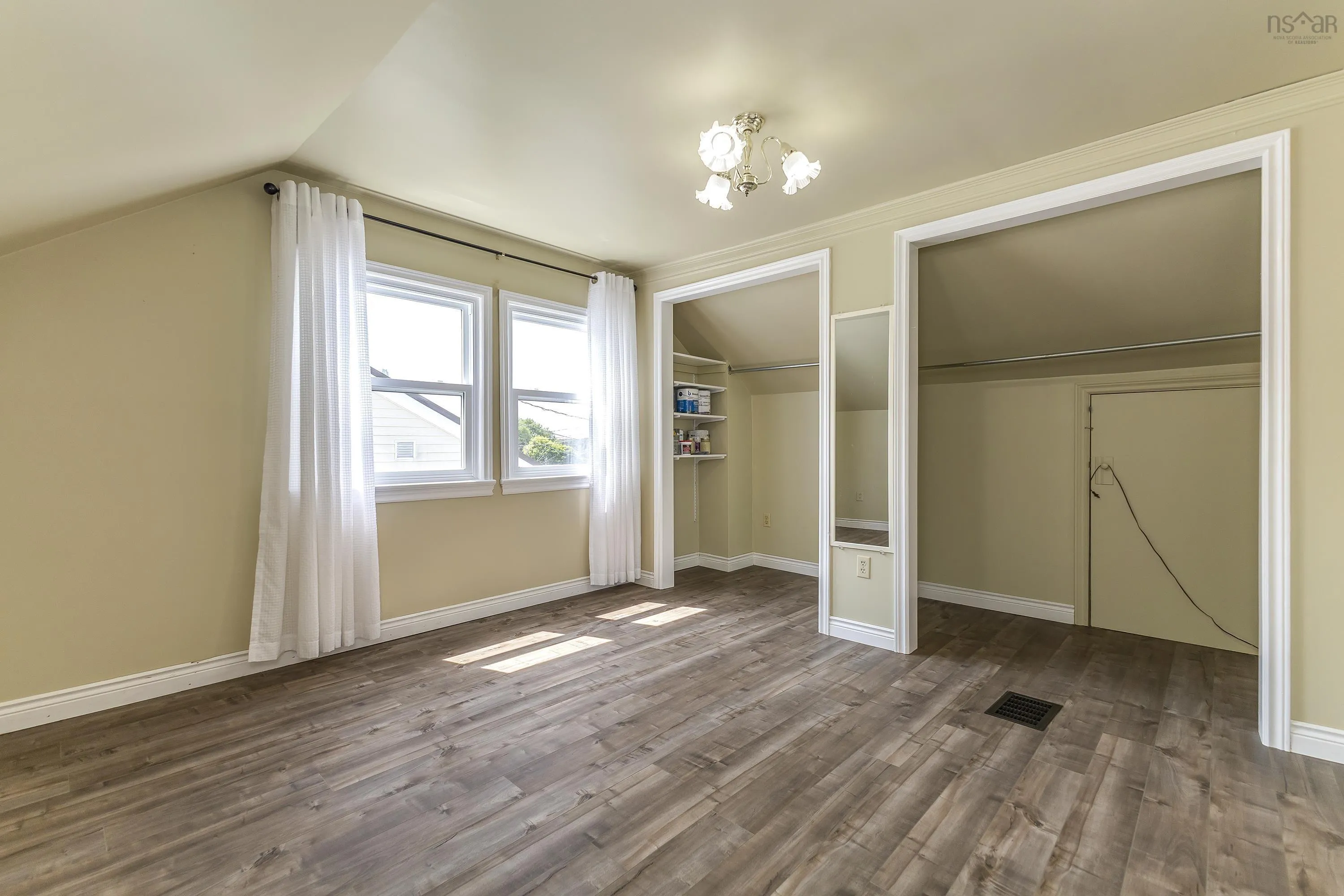 11 Maclaren Ave, New Glasgow, NS B2H 3N3, 3 Bedrooms Bedrooms, ,2 BathroomsBathrooms,Residential,For Sale,Maclaren Ave,202520035