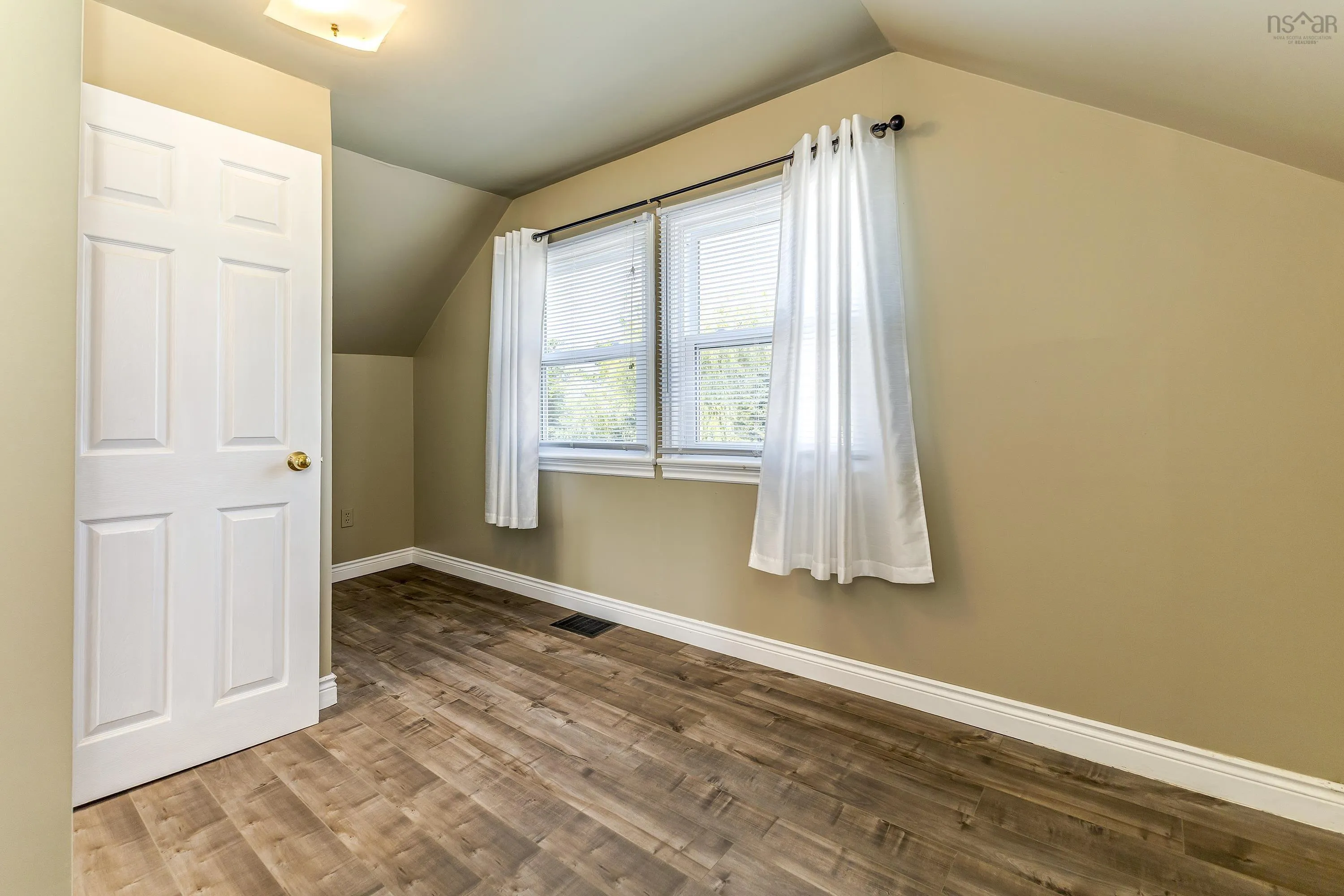 11 Maclaren Ave, New Glasgow, NS B2H 3N3, 3 Bedrooms Bedrooms, ,2 BathroomsBathrooms,Residential,For Sale,Maclaren Ave,202520035