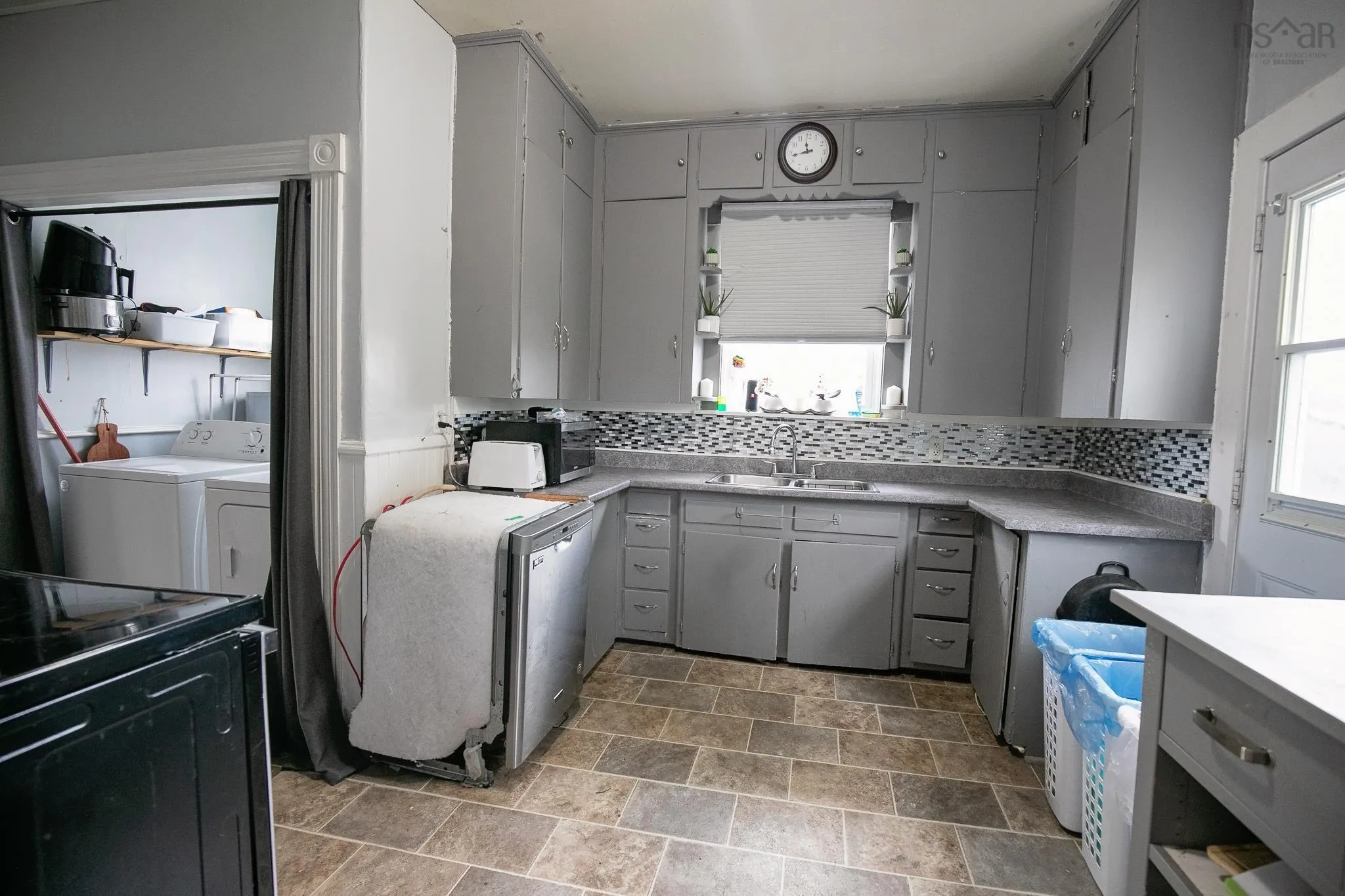 29 Wellington Street, Amherst, NS B4H 2J4, 3 Bedrooms Bedrooms, ,1 BathroomBathrooms,Residential,For Sale,Wellington,202512015