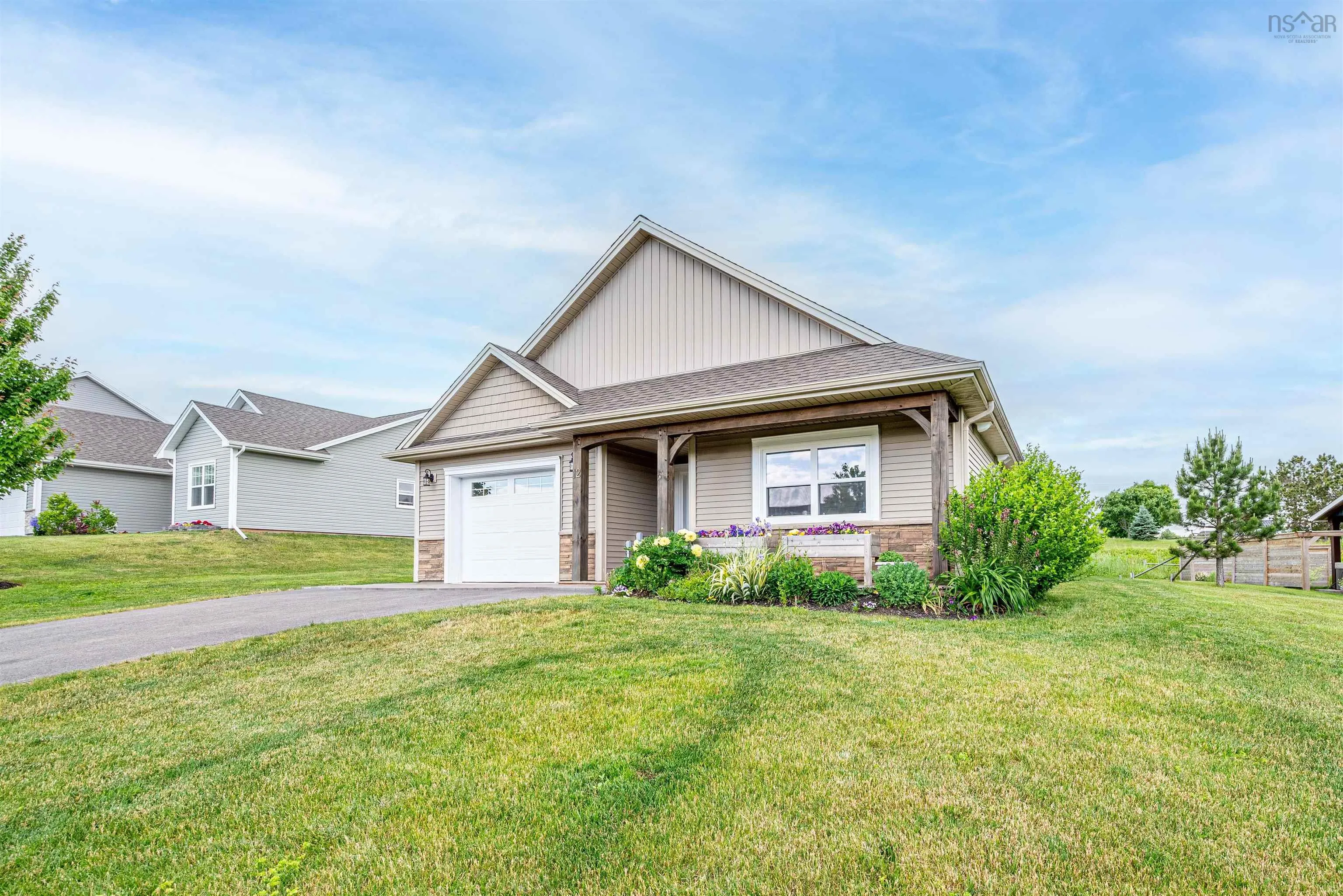 12 Steeple View Drive, Port Williams, NS B0P 1T0, 2 Bedrooms Bedrooms, ,2 BathroomsBathrooms,Residential,For Sale,Steeple View,202518101