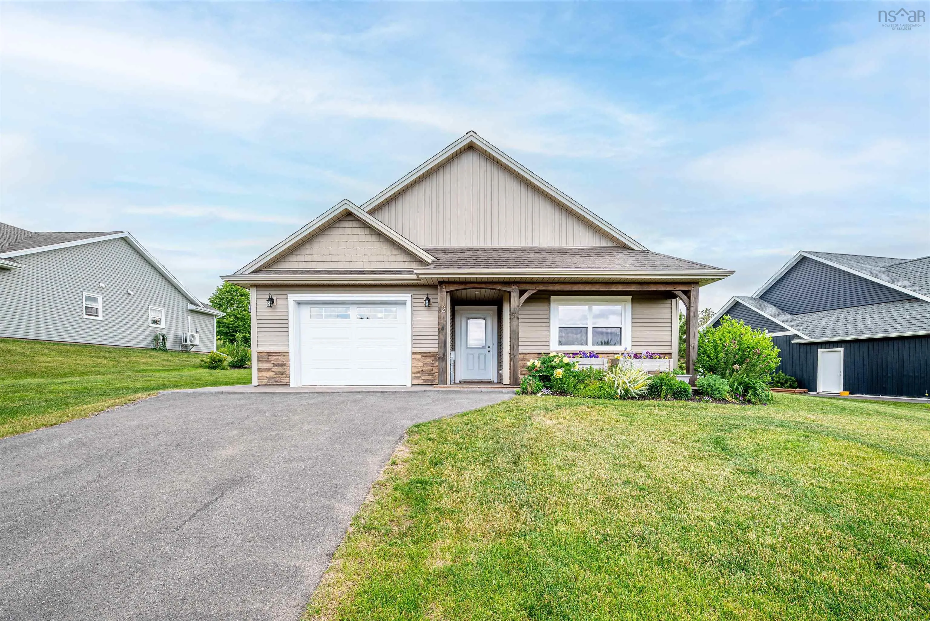 12 Steeple View Drive, Port Williams, NS B0P 1T0, 2 Bedrooms Bedrooms, ,2 BathroomsBathrooms,Residential,For Sale,Steeple View,202518101
