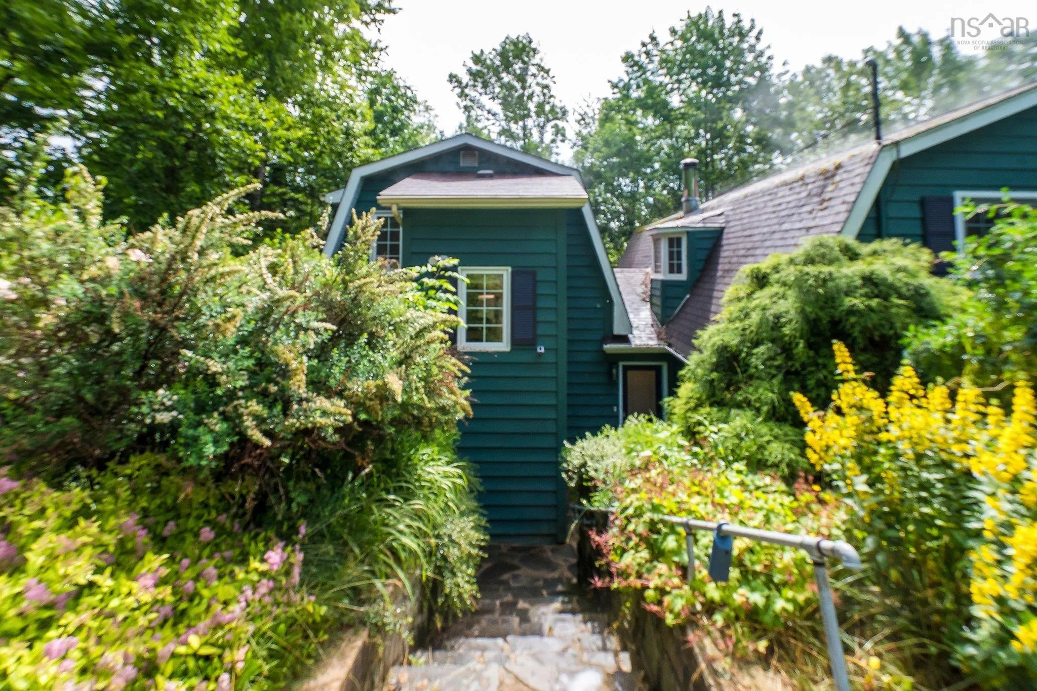 333/335 Kings Road, Wellington, NS B2T 1A2, 5 Bedrooms Bedrooms, ,3 BathroomsBathrooms,Residential,For Sale,Kings,202516599
