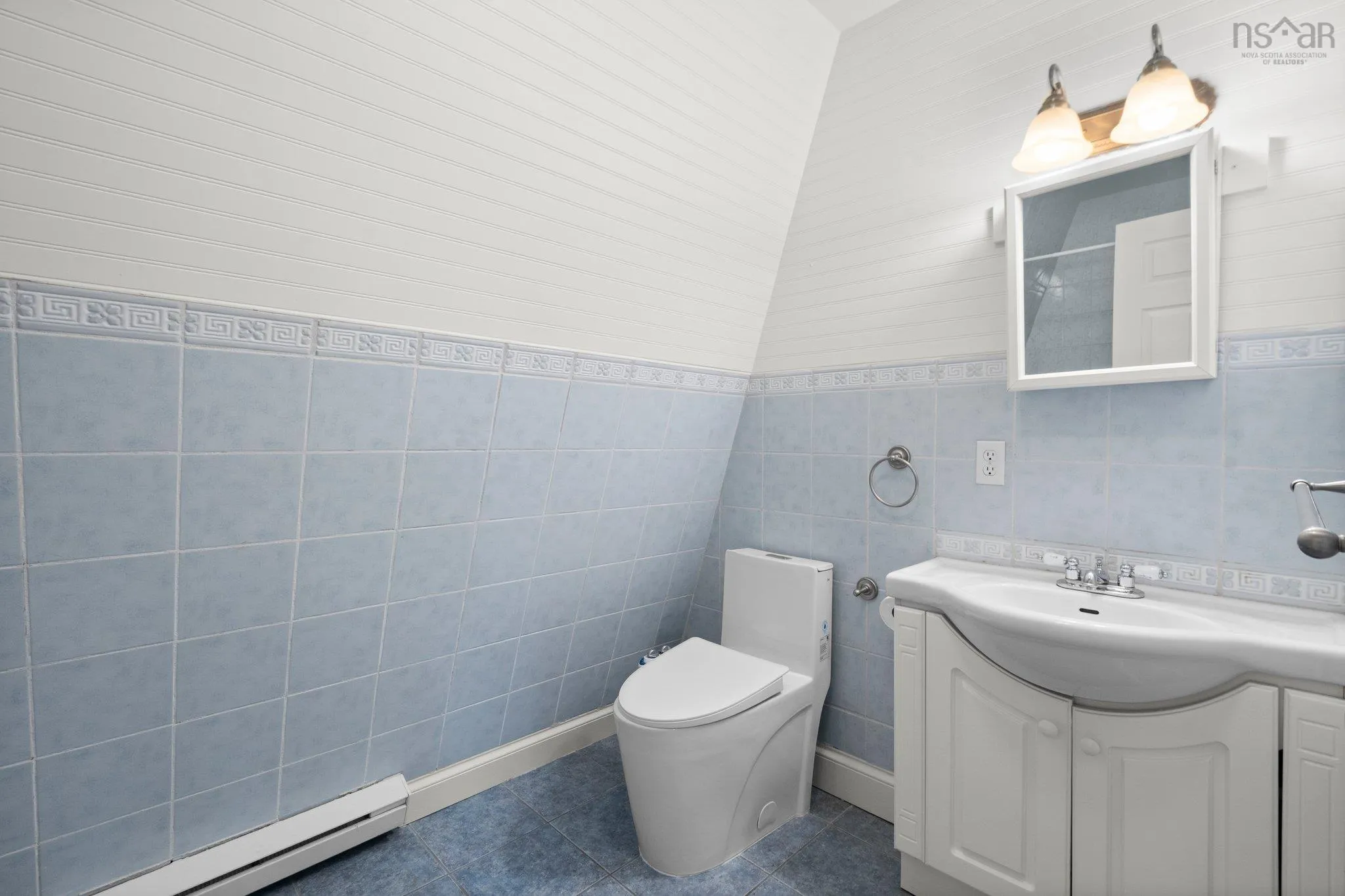 333/335 Kings Road, Wellington, NS B2T 1A2, 5 Bedrooms Bedrooms, ,3 BathroomsBathrooms,Residential,For Sale,Kings,202516599