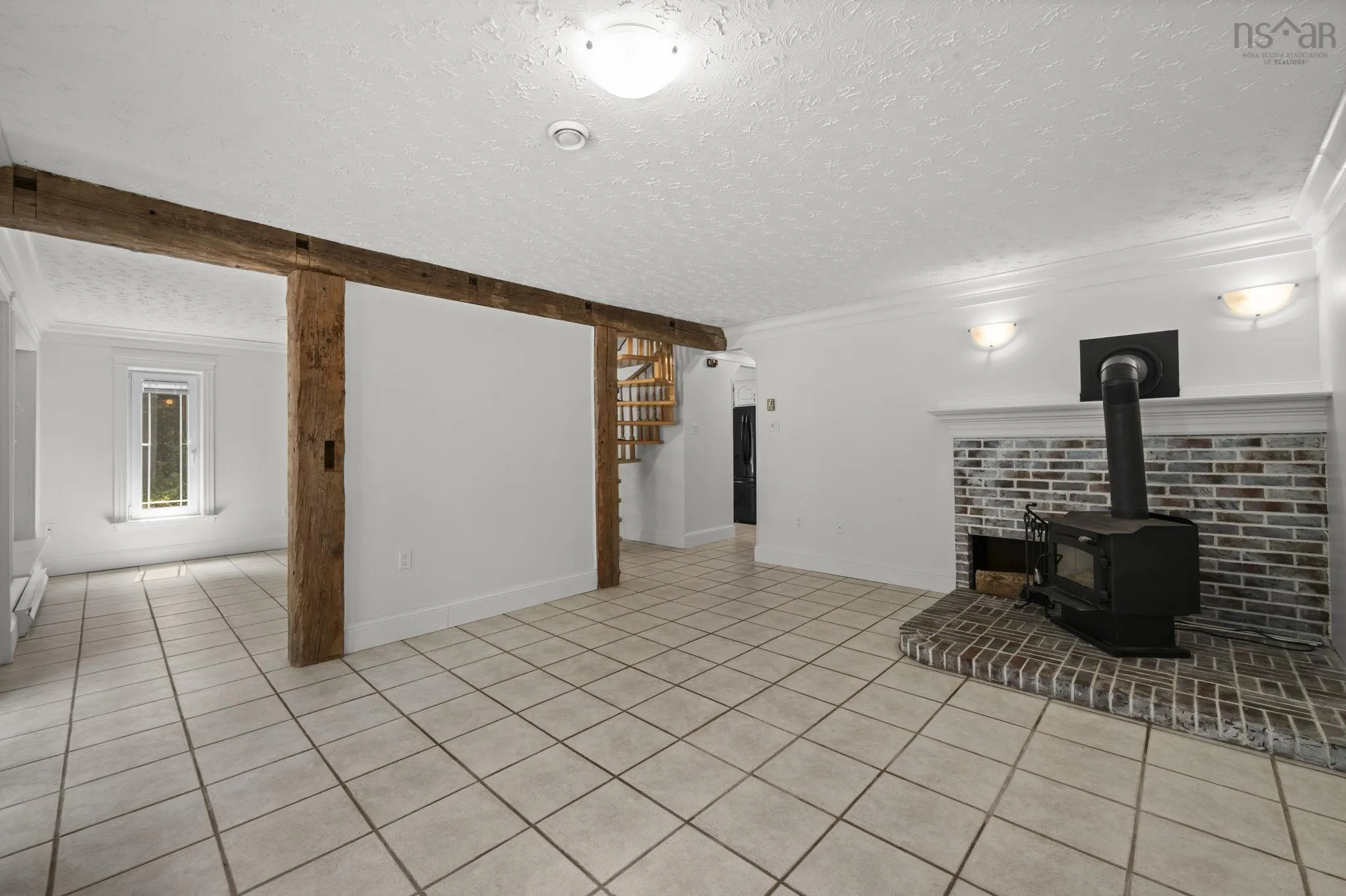 333/335 Kings Road, Wellington, NS B2T 1A2, 5 Bedrooms Bedrooms, ,3 BathroomsBathrooms,Residential,For Sale,Kings,202516599