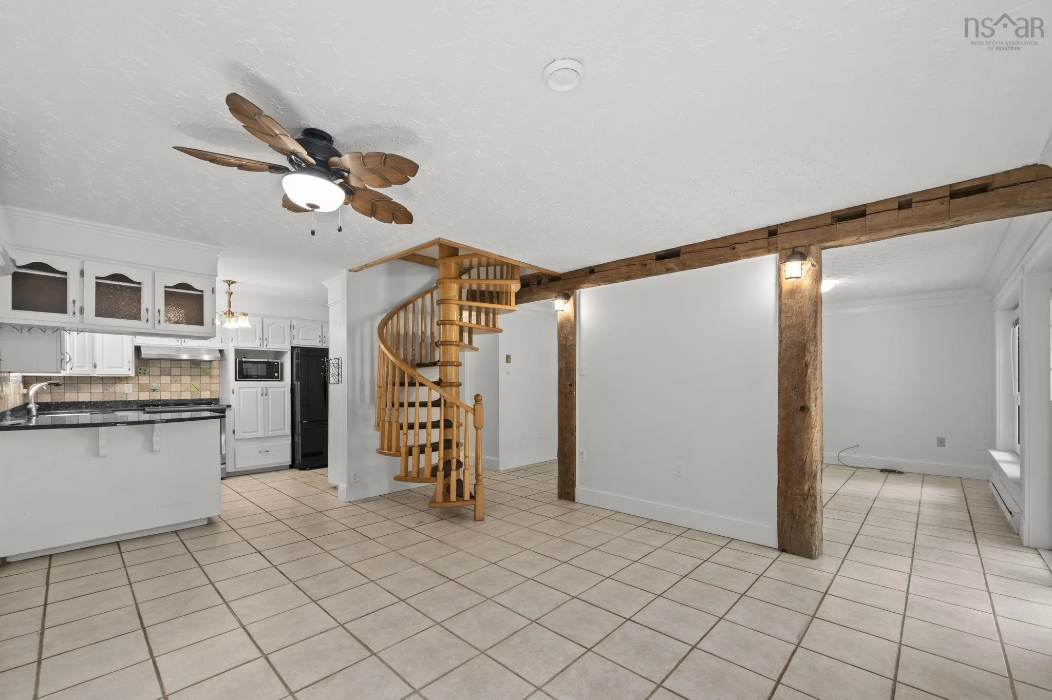 333/335 Kings Road, Wellington, NS B2T 1A2, 5 Bedrooms Bedrooms, ,3 BathroomsBathrooms,Residential,For Sale,Kings,202516599