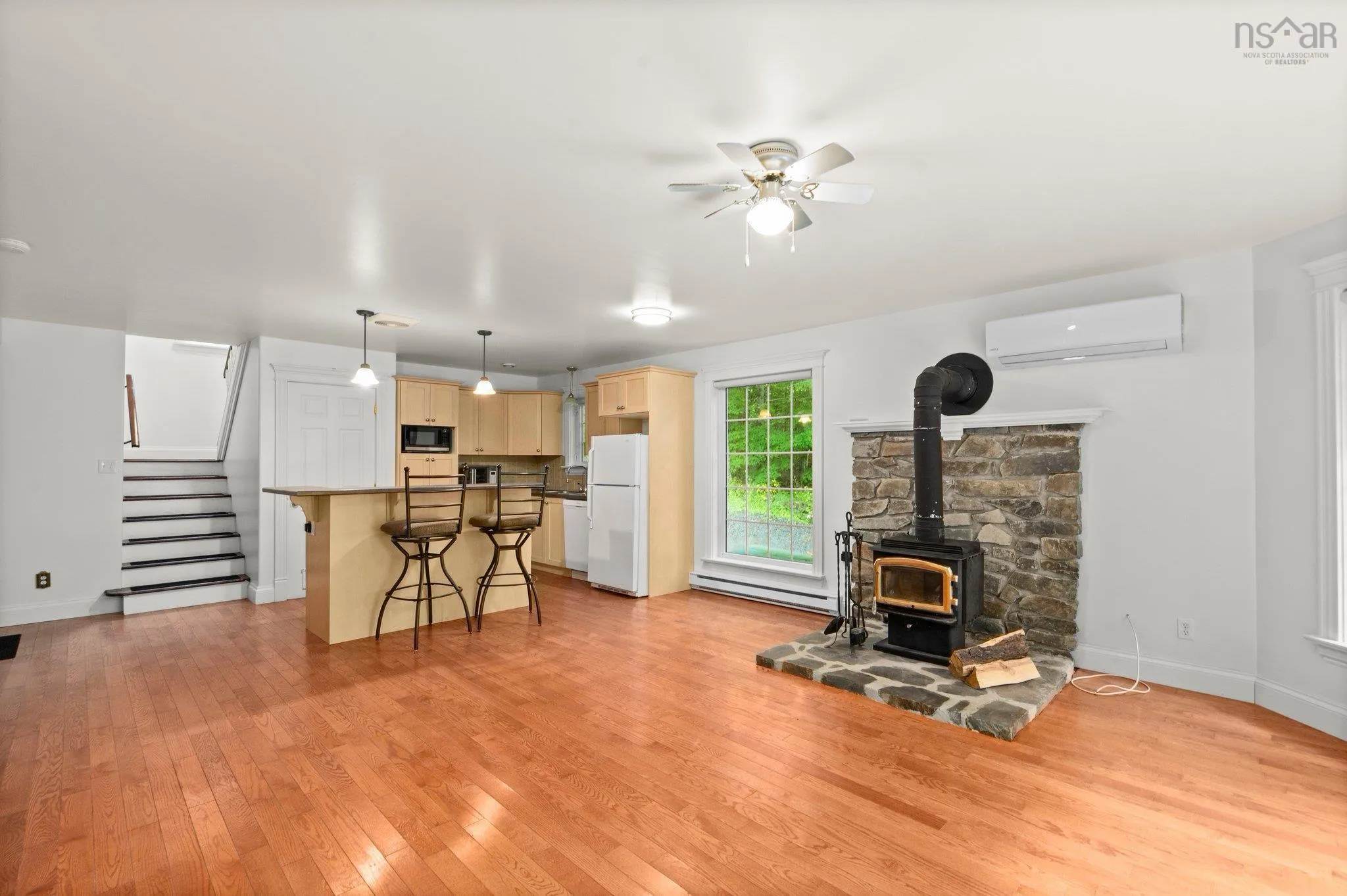333/335 Kings Road, Wellington, NS B2T 1A2, 5 Bedrooms Bedrooms, ,3 BathroomsBathrooms,Residential,For Sale,Kings,202516599
