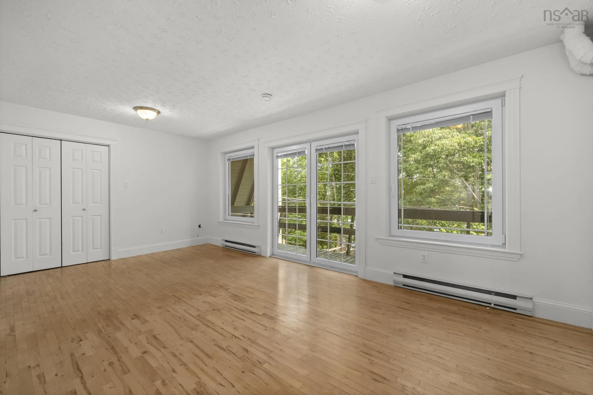 333/335 Kings Road, Wellington, NS B2T 1A2, 5 Bedrooms Bedrooms, ,3 BathroomsBathrooms,Residential,For Sale,Kings,202516599