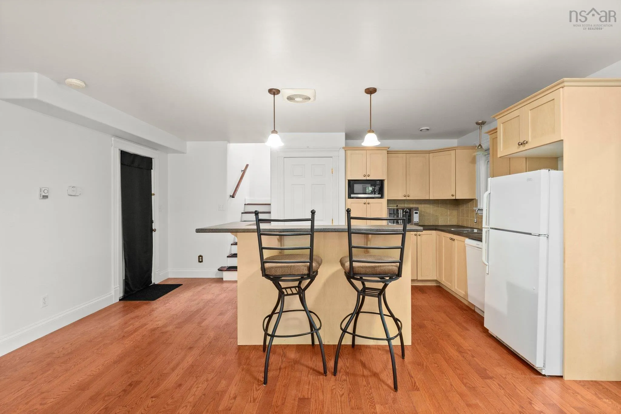 333/335 Kings Road, Wellington, NS B2T 1A2, 5 Bedrooms Bedrooms, ,3 BathroomsBathrooms,Residential,For Sale,Kings,202516599