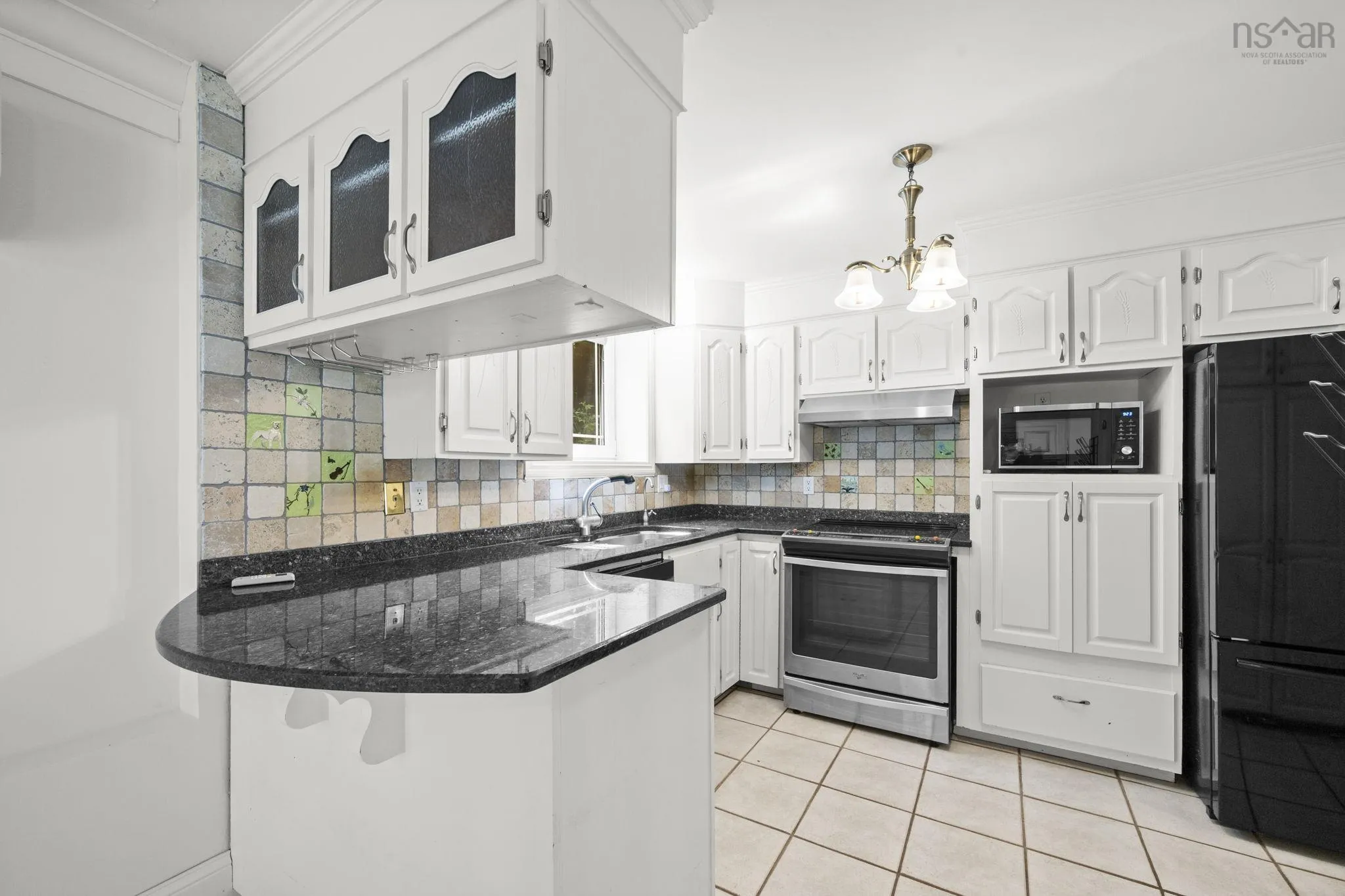 333/335 Kings Road, Wellington, NS B2T 1A2, 5 Bedrooms Bedrooms, ,3 BathroomsBathrooms,Residential,For Sale,Kings,202516599