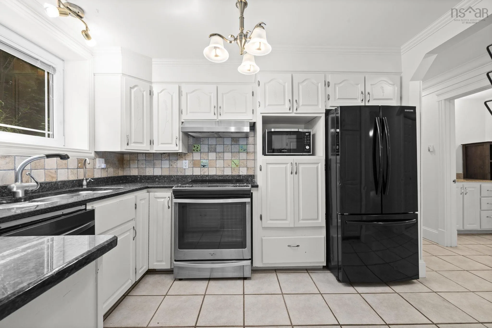 333/335 Kings Road, Wellington, NS B2T 1A2, 5 Bedrooms Bedrooms, ,3 BathroomsBathrooms,Residential,For Sale,Kings,202516599