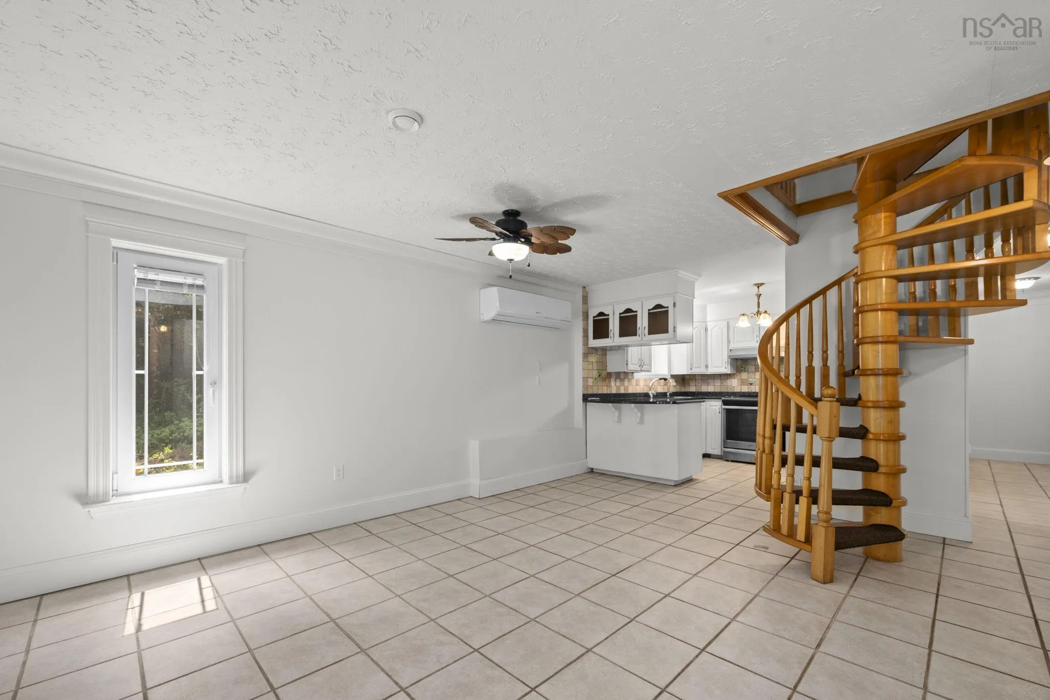 333/335 Kings Road, Wellington, NS B2T 1A2, 5 Bedrooms Bedrooms, ,3 BathroomsBathrooms,Residential,For Sale,Kings,202516599
