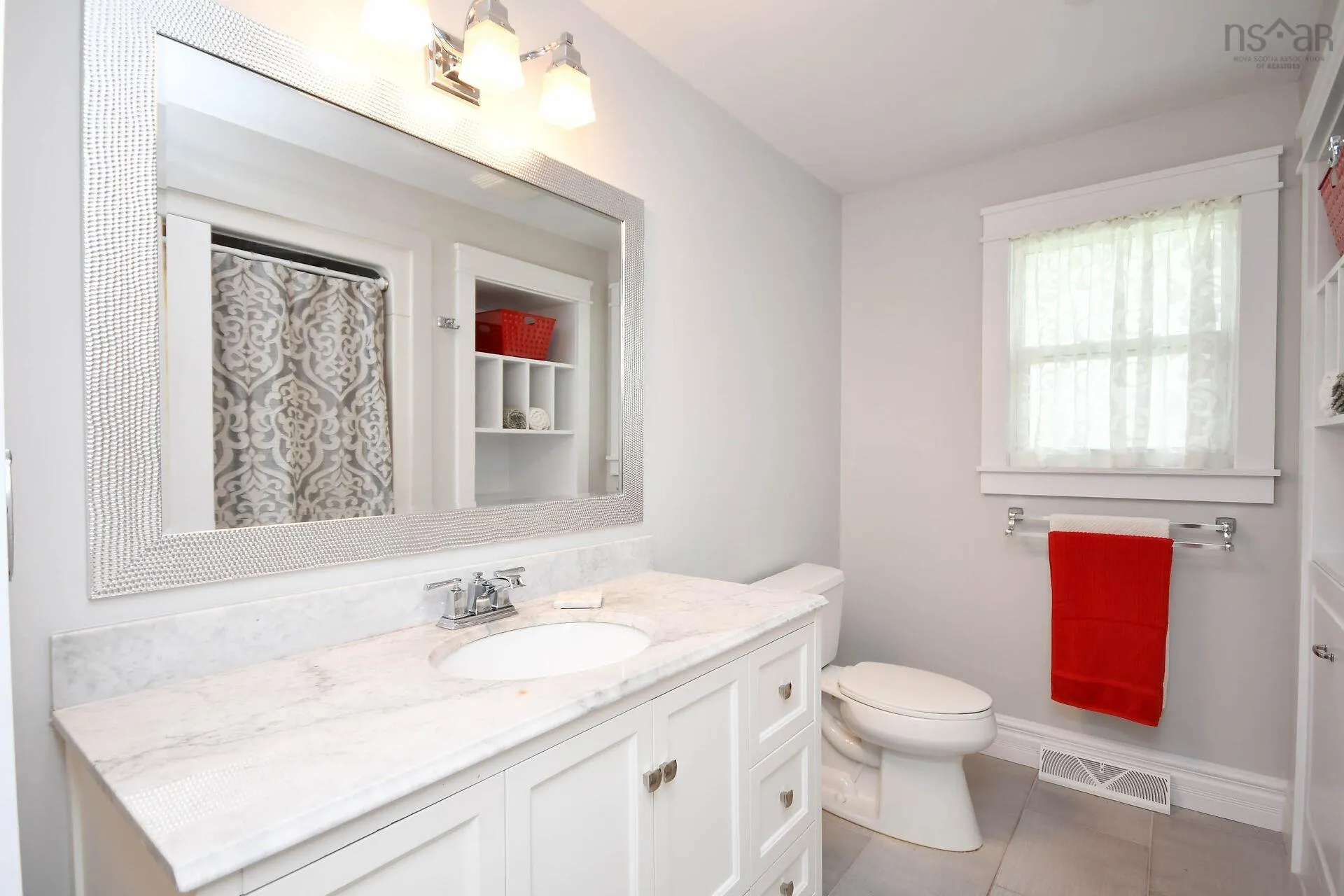 27 Dartmoor Crescent, Bedford, NS B4A 2K6, 4 Bedrooms Bedrooms, ,2 BathroomsBathrooms,Residential,For Sale,Dartmoor,202520251