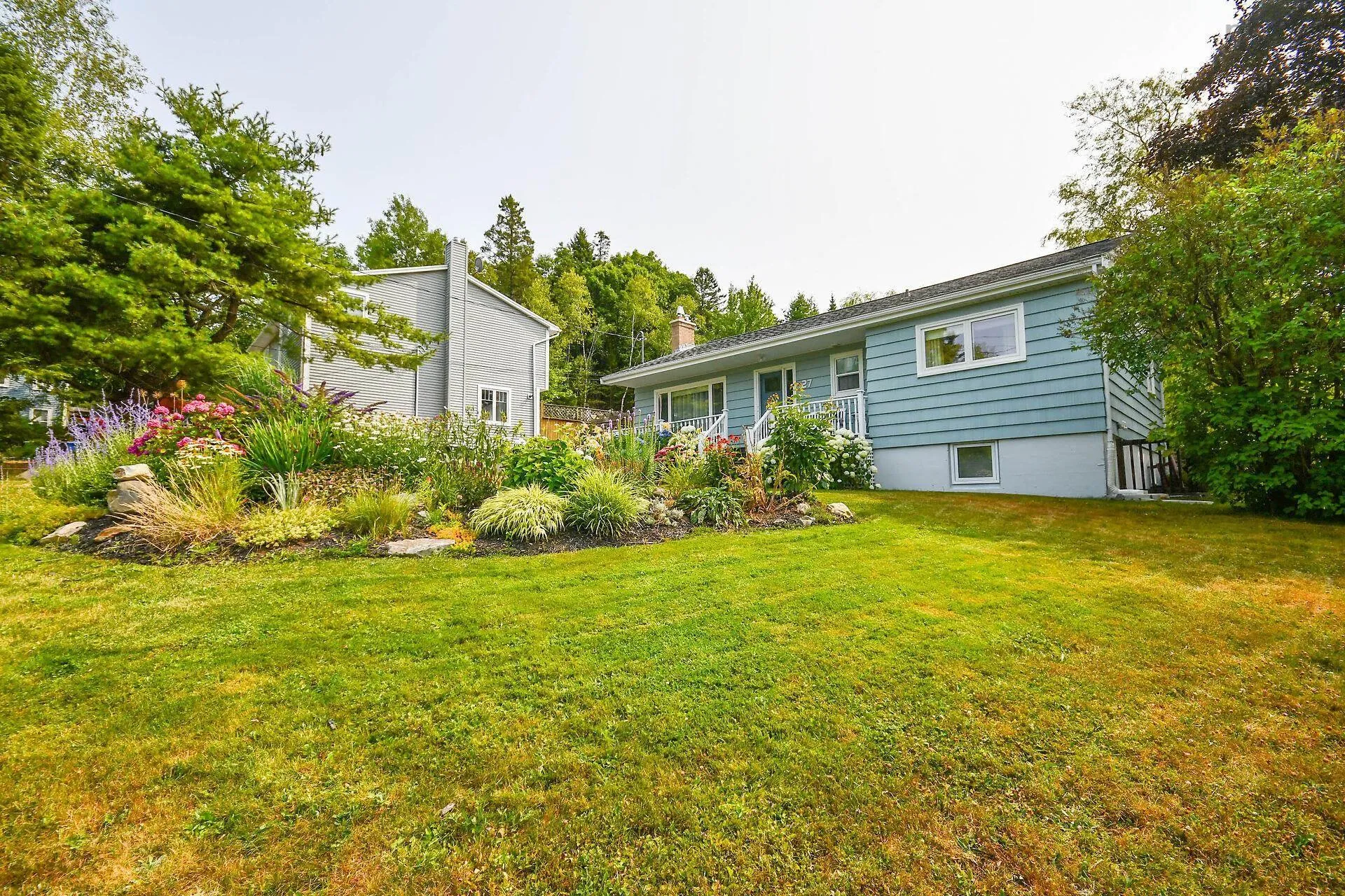 27 Dartmoor Crescent, Bedford, NS B4A 2K6, 4 Bedrooms Bedrooms, ,2 BathroomsBathrooms,Residential,For Sale,Dartmoor,202520251