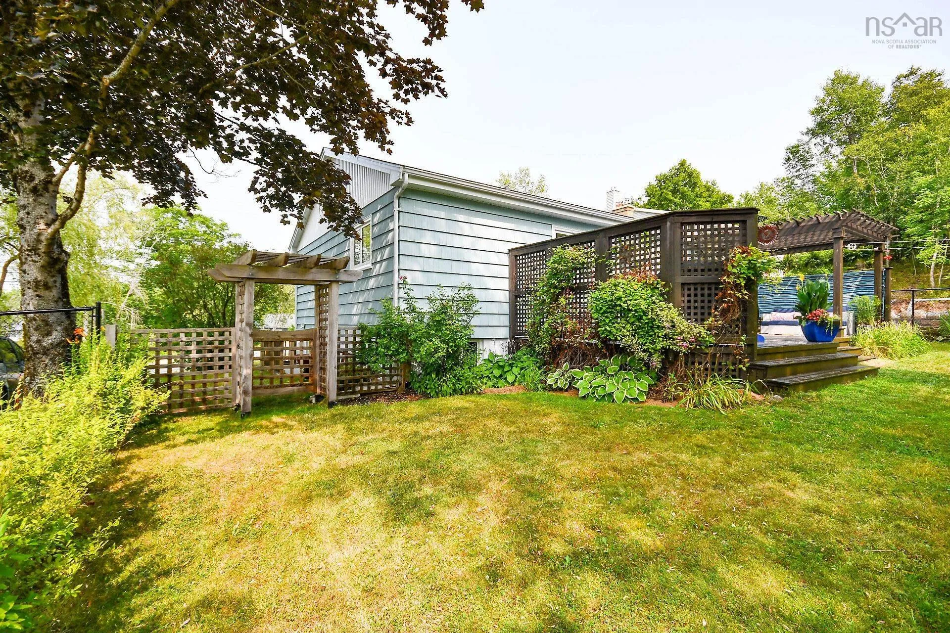 27 Dartmoor Crescent, Bedford, NS B4A 2K6, 4 Bedrooms Bedrooms, ,2 BathroomsBathrooms,Residential,For Sale,Dartmoor,202520251