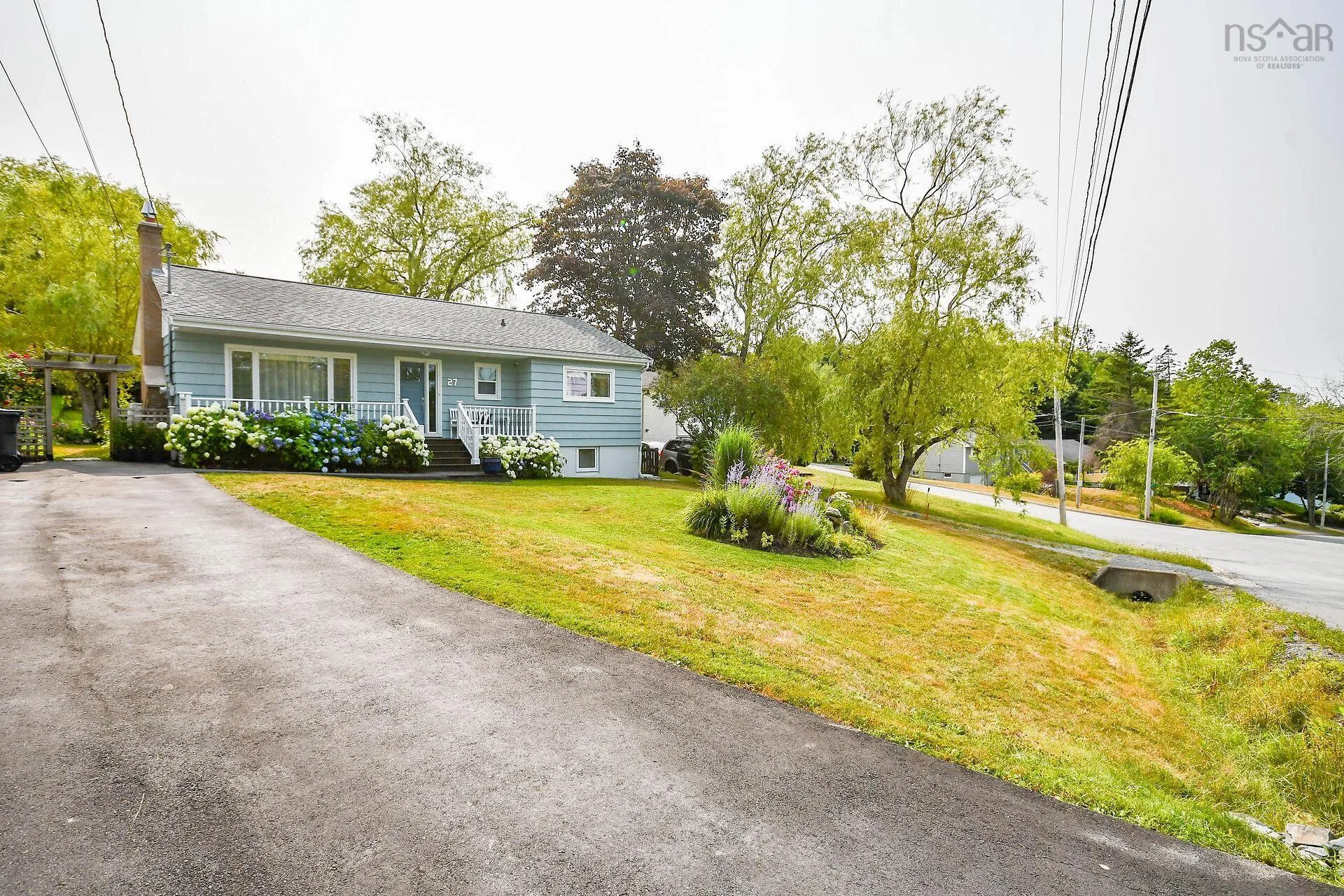 27 Dartmoor Crescent, Bedford, NS B4A 2K6, 4 Bedrooms Bedrooms, ,2 BathroomsBathrooms,Residential,For Sale,Dartmoor,202520251