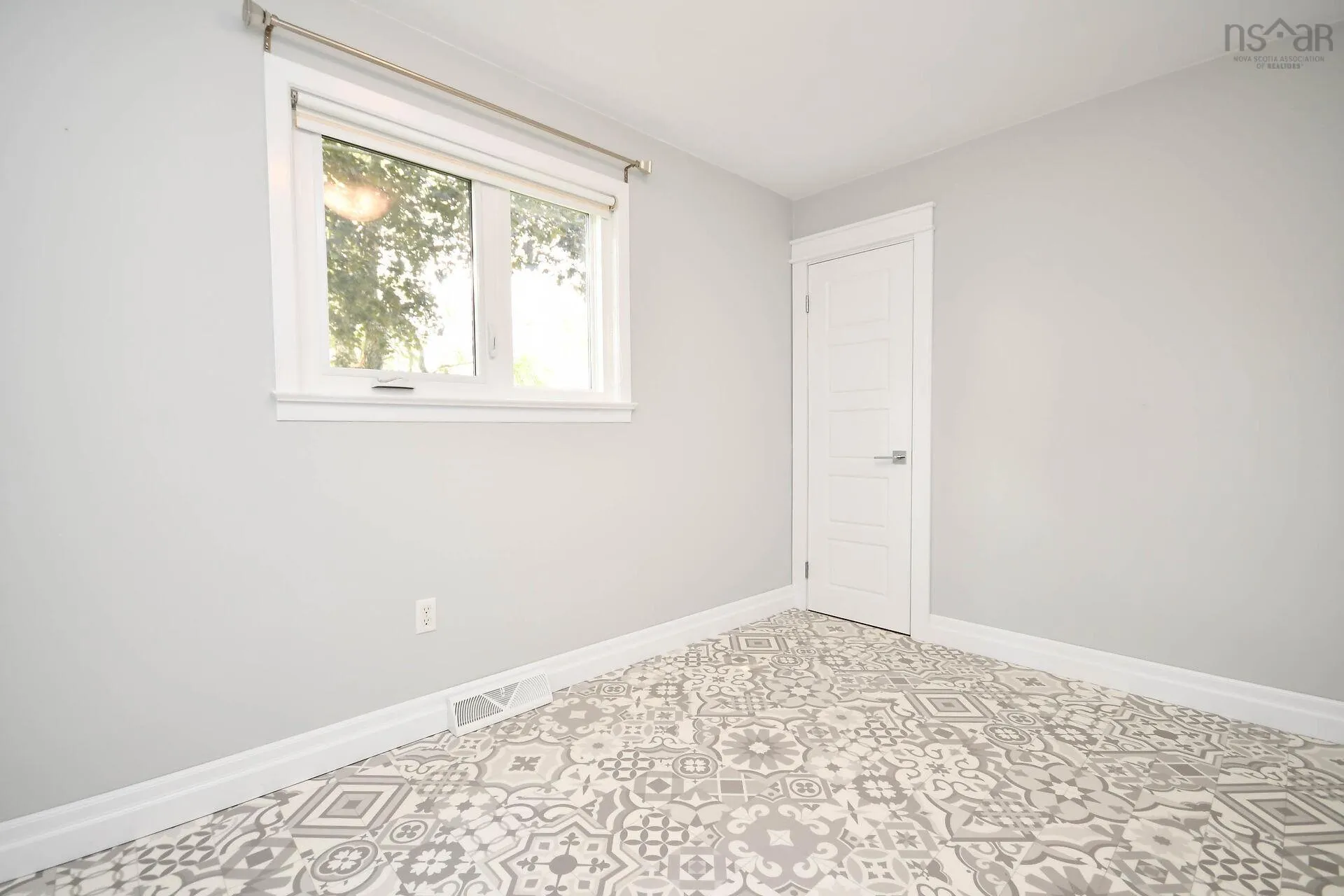 27 Dartmoor Crescent, Bedford, NS B4A 2K6, 4 Bedrooms Bedrooms, ,2 BathroomsBathrooms,Residential,For Sale,Dartmoor,202520251