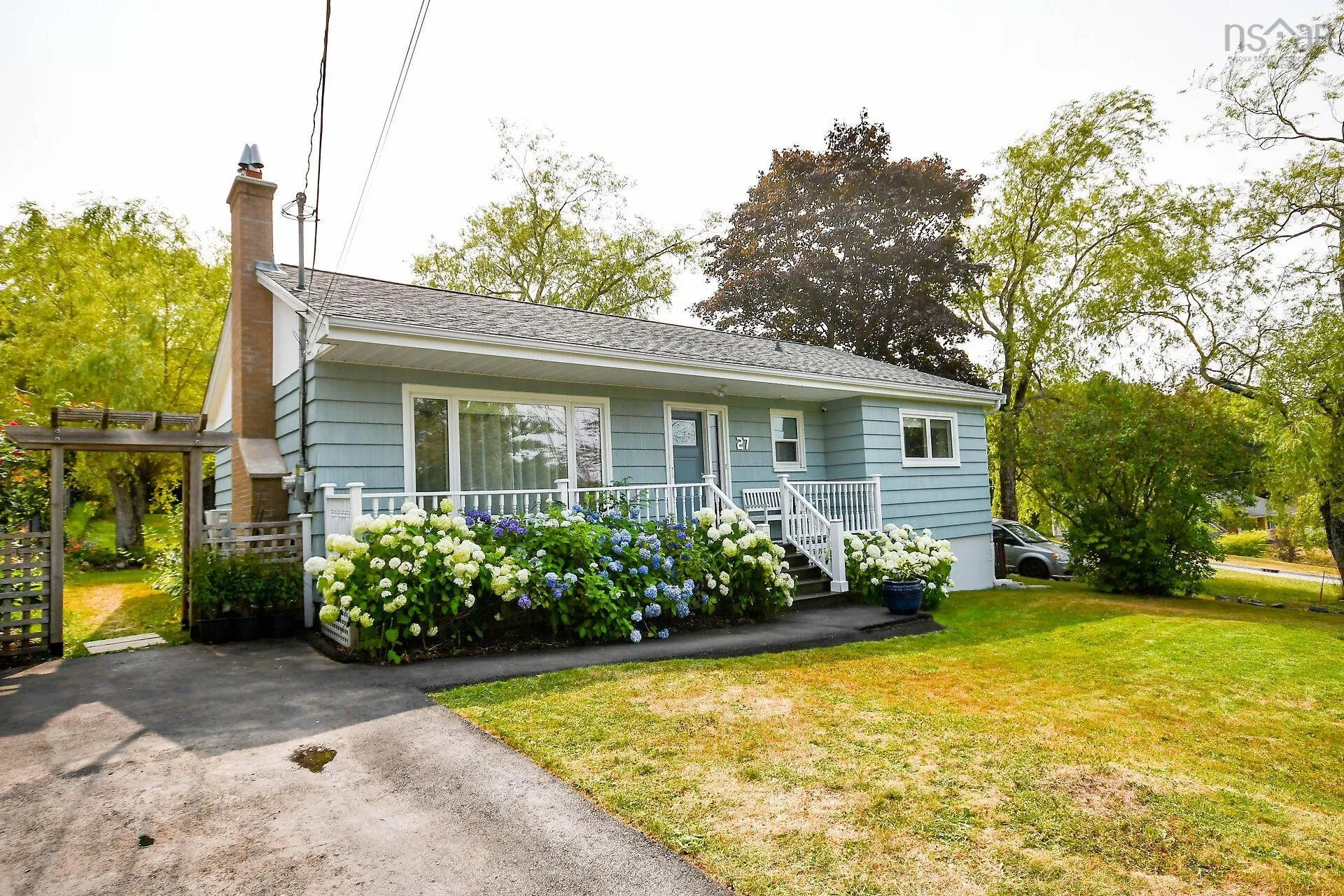 27 Dartmoor Crescent, Bedford, NS B4A 2K6, 4 Bedrooms Bedrooms, ,2 BathroomsBathrooms,Residential,For Sale,Dartmoor,202520251