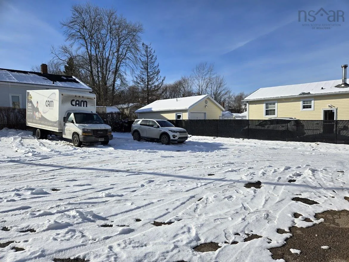 240 Cottage Road, Sydney Ns B1p 2e9, ,Commercial Sale,For Sale,Cottage,202501539