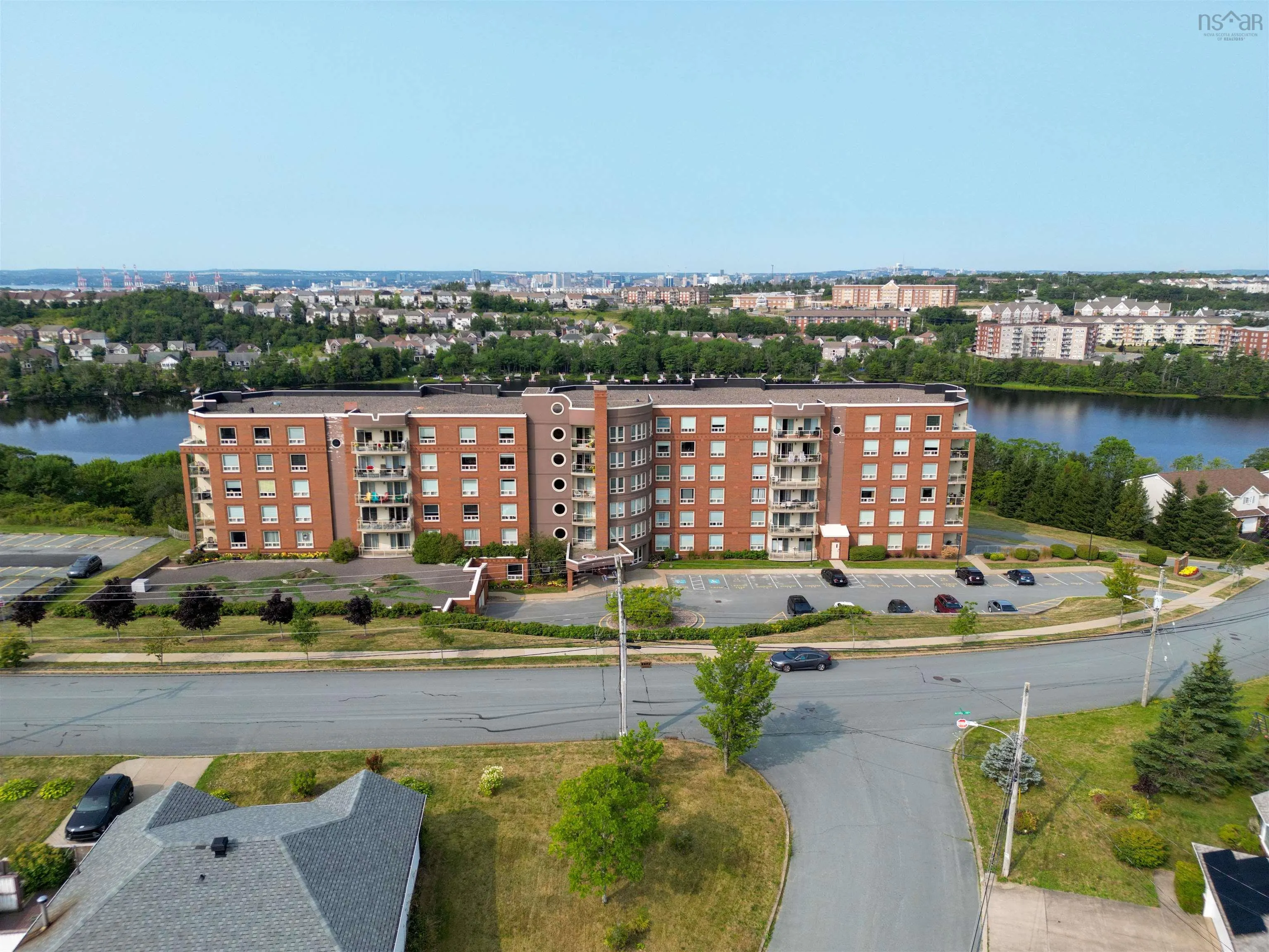 607-77 Russell Lake Drive, Dartmouth, NS B2W 6R8, 2 Bedrooms Bedrooms, ,2 BathroomsBathrooms,Residential,For Sale,Russell Lake,202520433