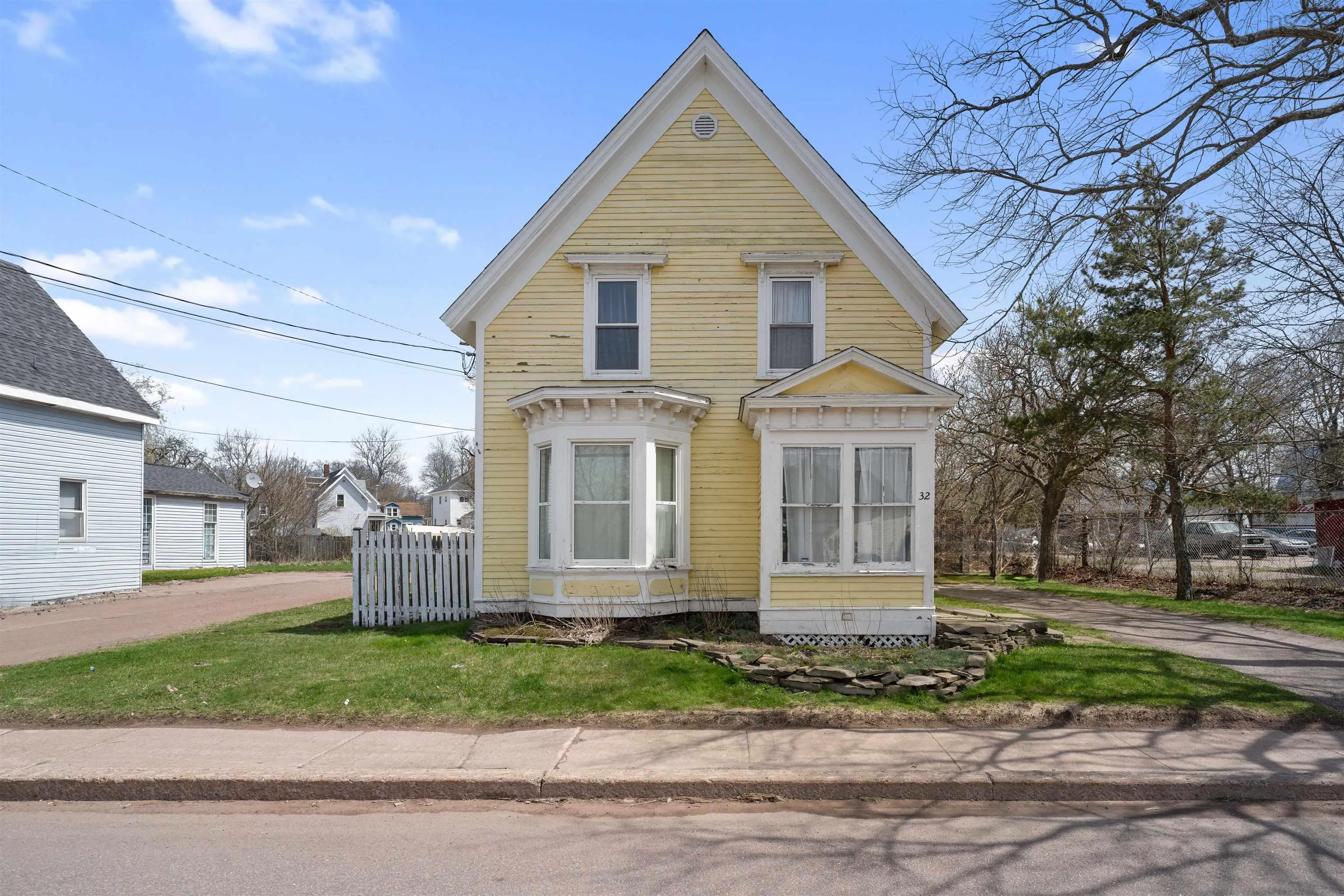 32 Albion Street, Amherst Ns B4h 2v5, 2 Bedrooms Bedrooms, ,2 BathroomsBathrooms,Residential,For Sale,Albion,202510304