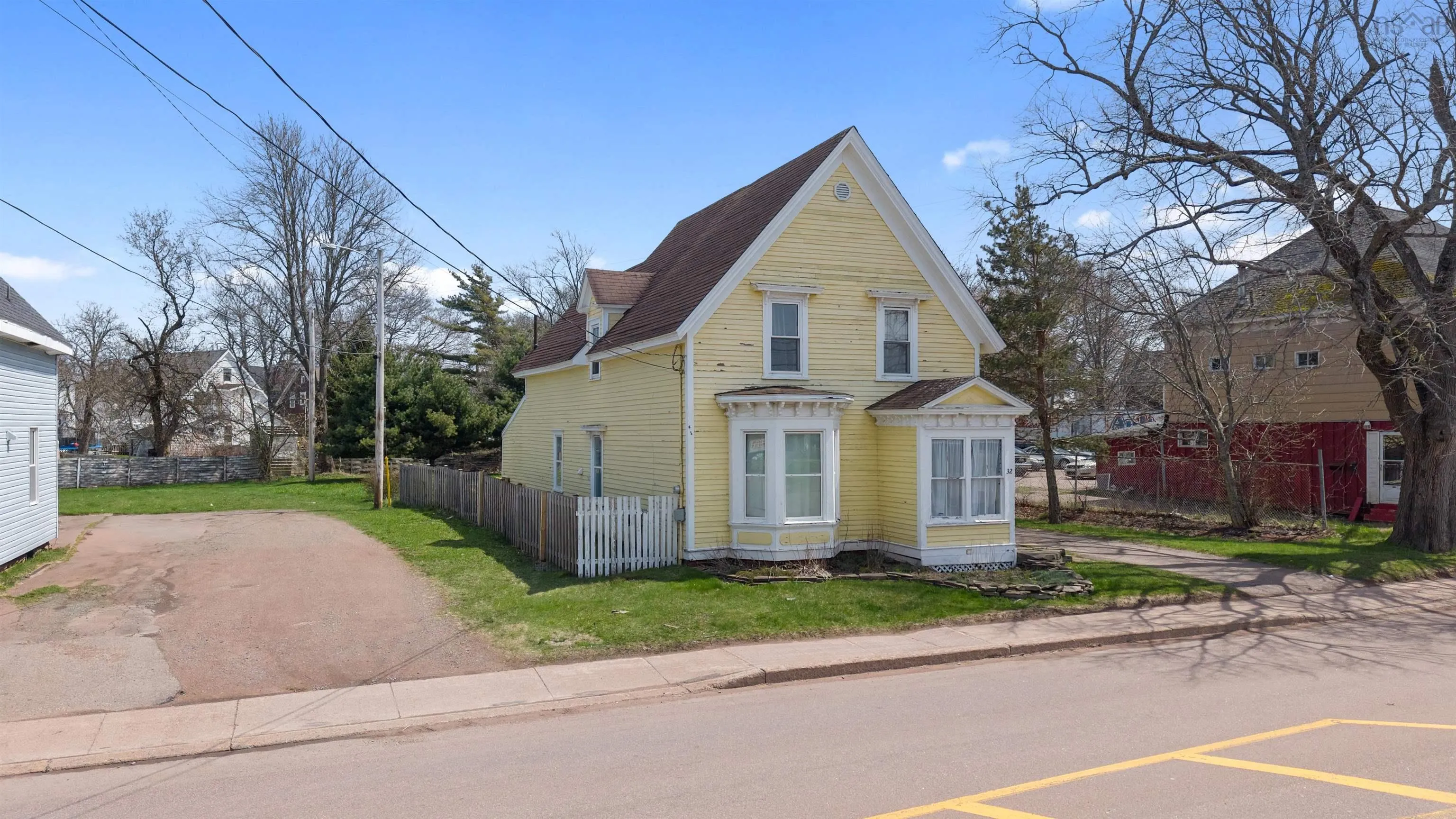 32 Albion Street, Amherst Ns B4h 2v5, 2 Bedrooms Bedrooms, ,2 BathroomsBathrooms,Residential,For Sale,Albion,202510304