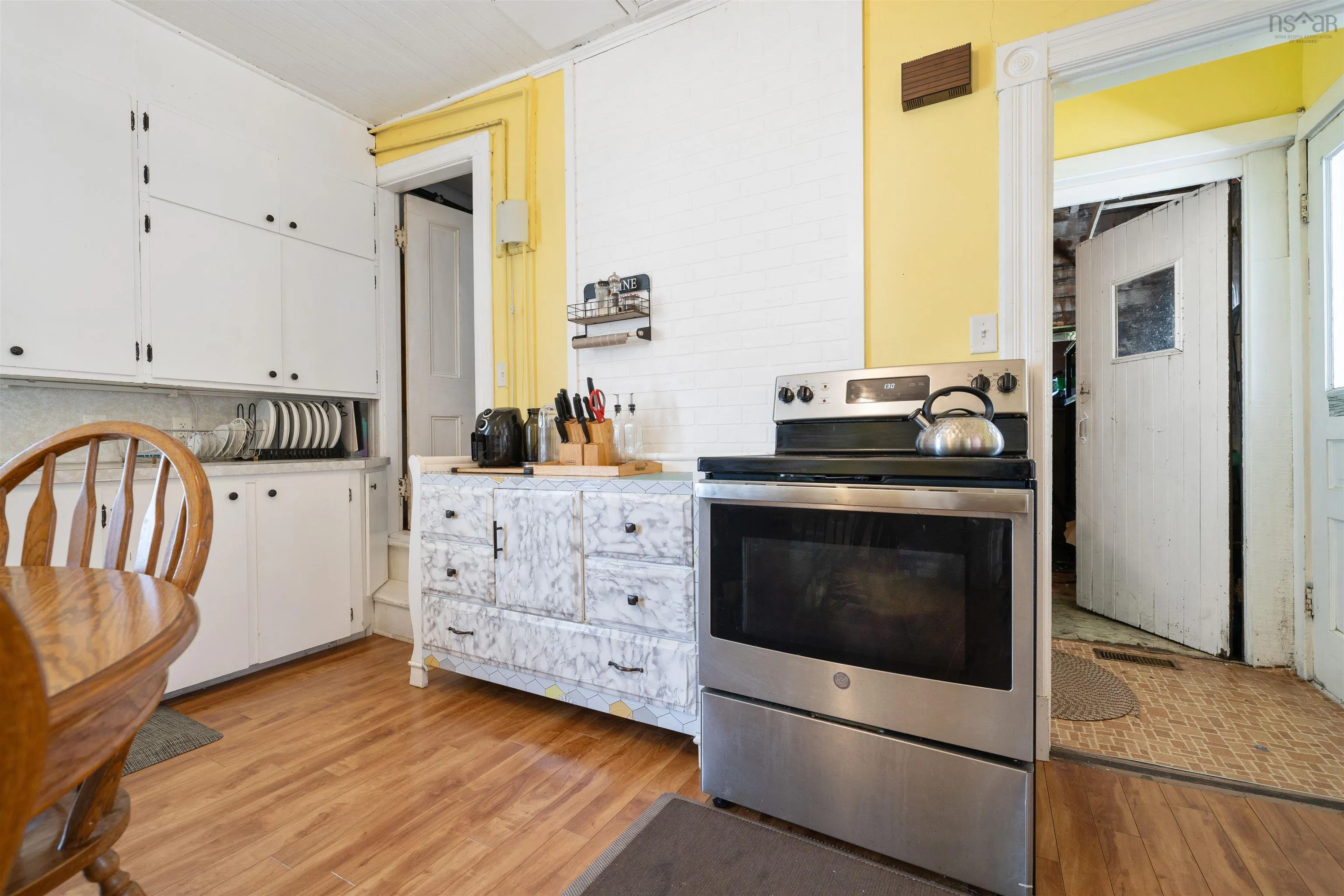32 Albion Street, Amherst Ns B4h 2v5, 2 Bedrooms Bedrooms, ,2 BathroomsBathrooms,Residential,For Sale,Albion,202510304