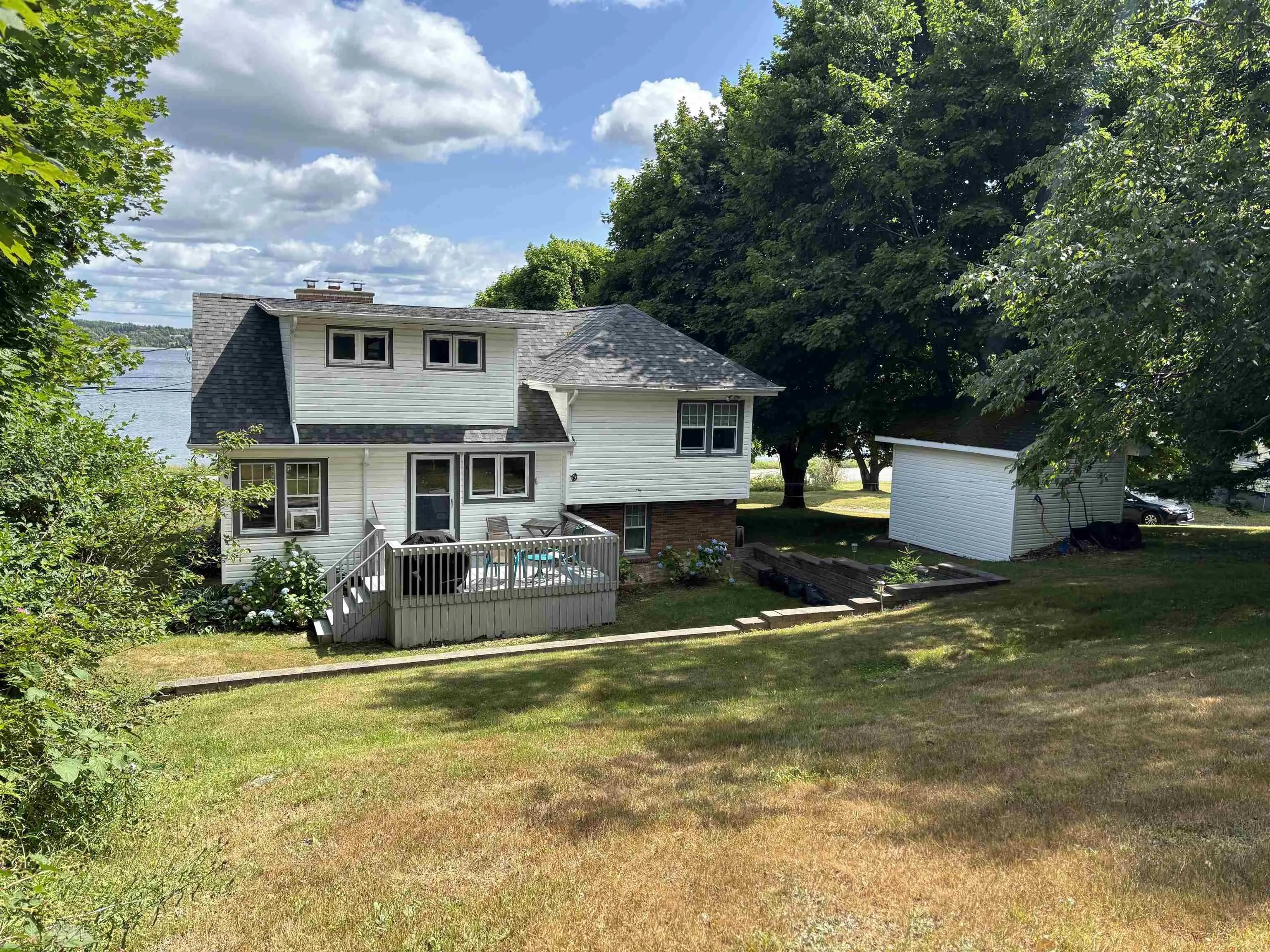 268 Seaview Drive, Upper North Sydney, NS B2A 3N4, 3 Bedrooms Bedrooms, ,2 BathroomsBathrooms,Residential,For Sale,Seaview Drive,202518401