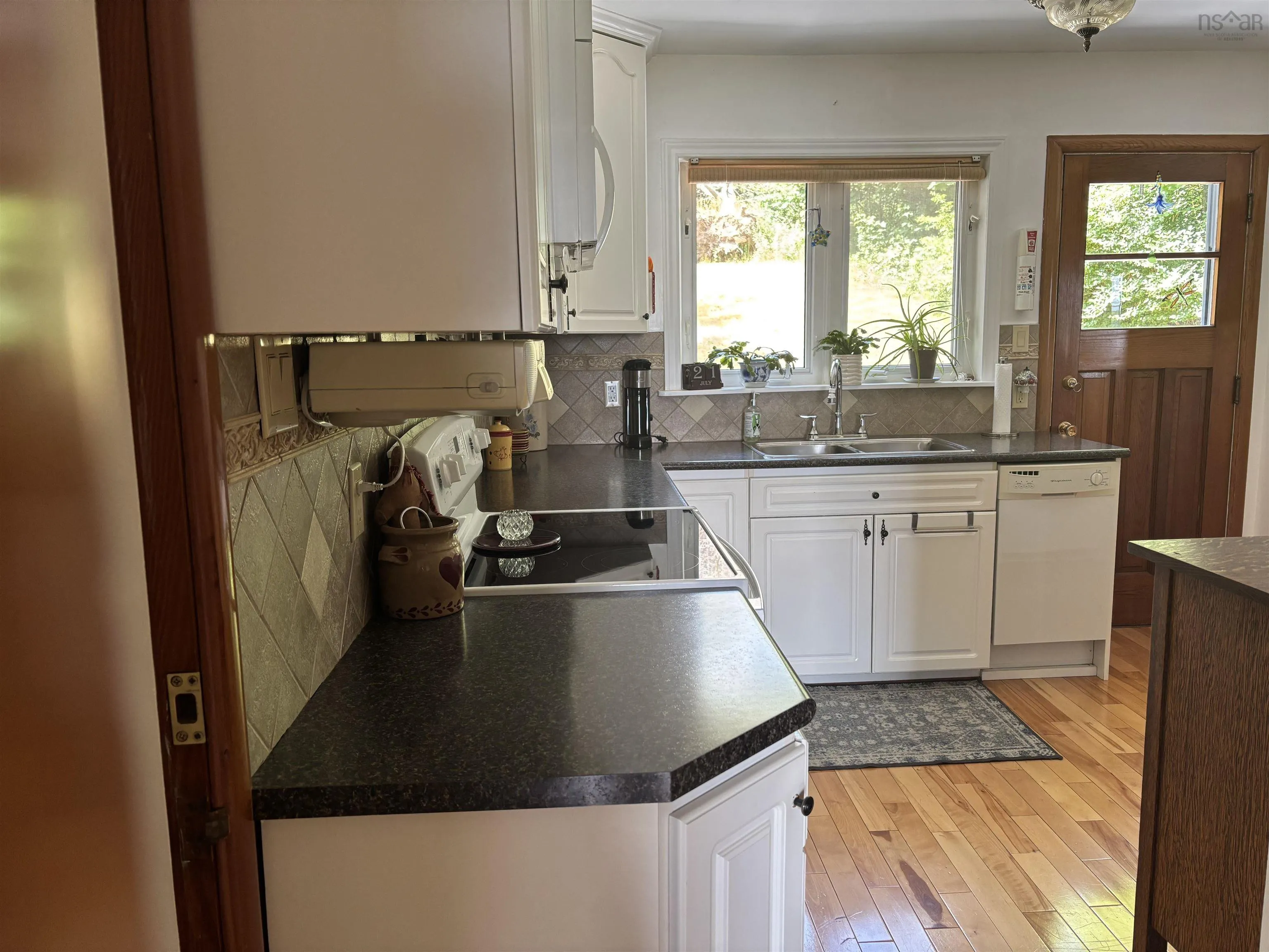 268 Seaview Drive, Upper North Sydney, NS B2A 3N4, 3 Bedrooms Bedrooms, ,2 BathroomsBathrooms,Residential,For Sale,Seaview Drive,202518401