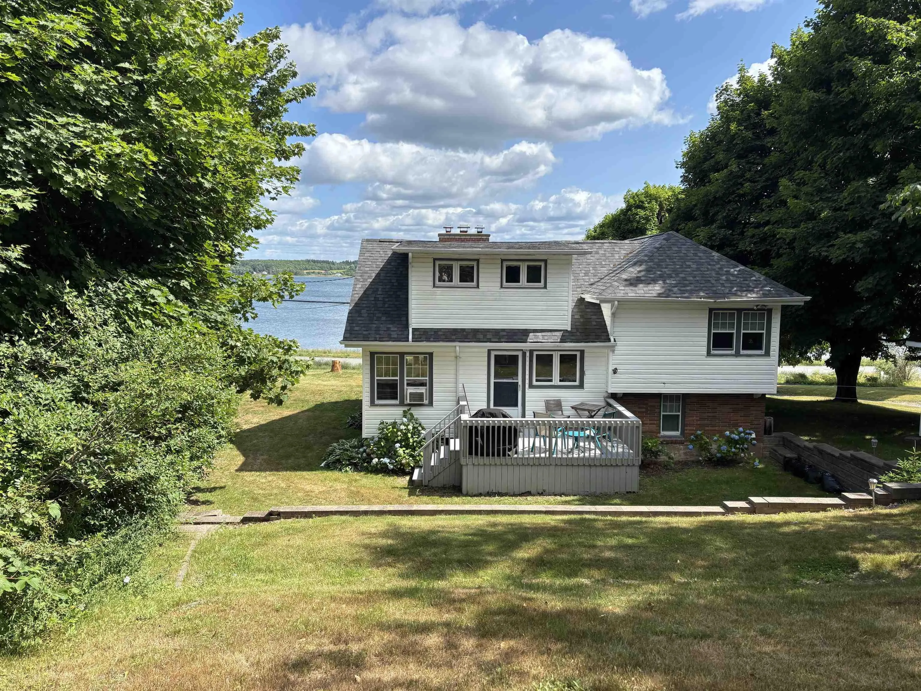 268 Seaview Drive, Upper North Sydney, NS B2A 3N4, 3 Bedrooms Bedrooms, ,2 BathroomsBathrooms,Residential,For Sale,Seaview Drive,202518401