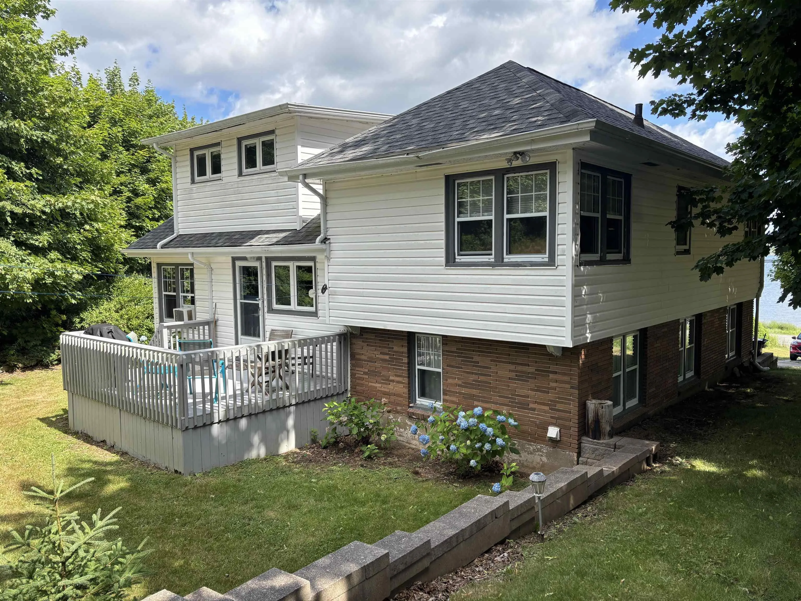 268 Seaview Drive, Upper North Sydney, NS B2A 3N4, 3 Bedrooms Bedrooms, ,2 BathroomsBathrooms,Residential,For Sale,Seaview Drive,202518401