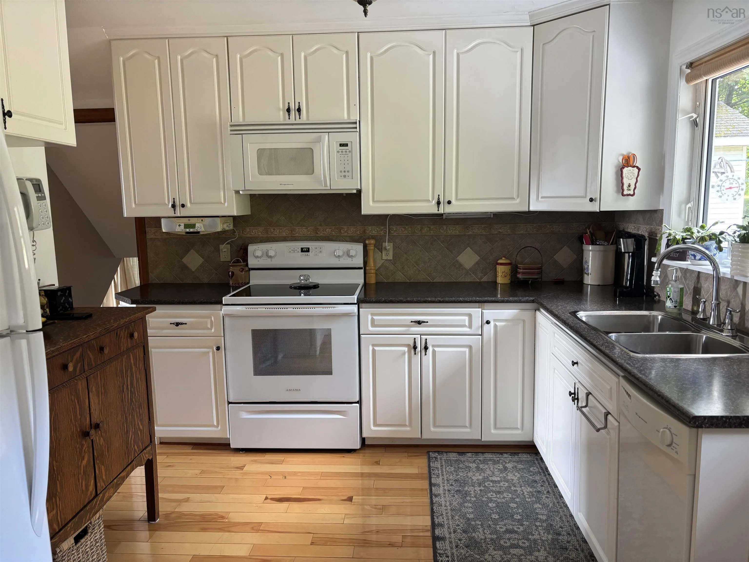 268 Seaview Drive, Upper North Sydney, NS B2A 3N4, 3 Bedrooms Bedrooms, ,2 BathroomsBathrooms,Residential,For Sale,Seaview Drive,202518401
