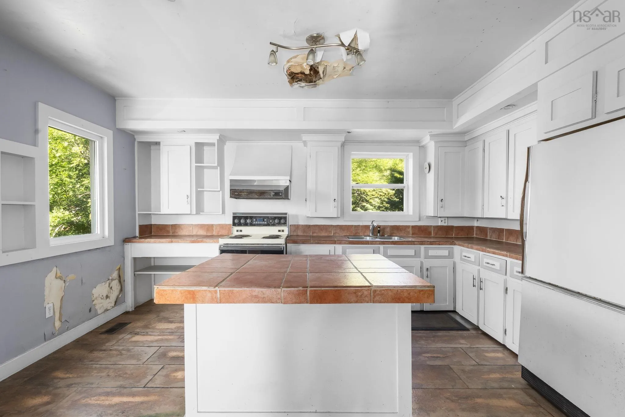 12 South Point Road, Portuguese Cove, NS B3V 1K3, 3 Bedrooms Bedrooms, ,2 BathroomsBathrooms,Residential,For Sale,South Point,202520084