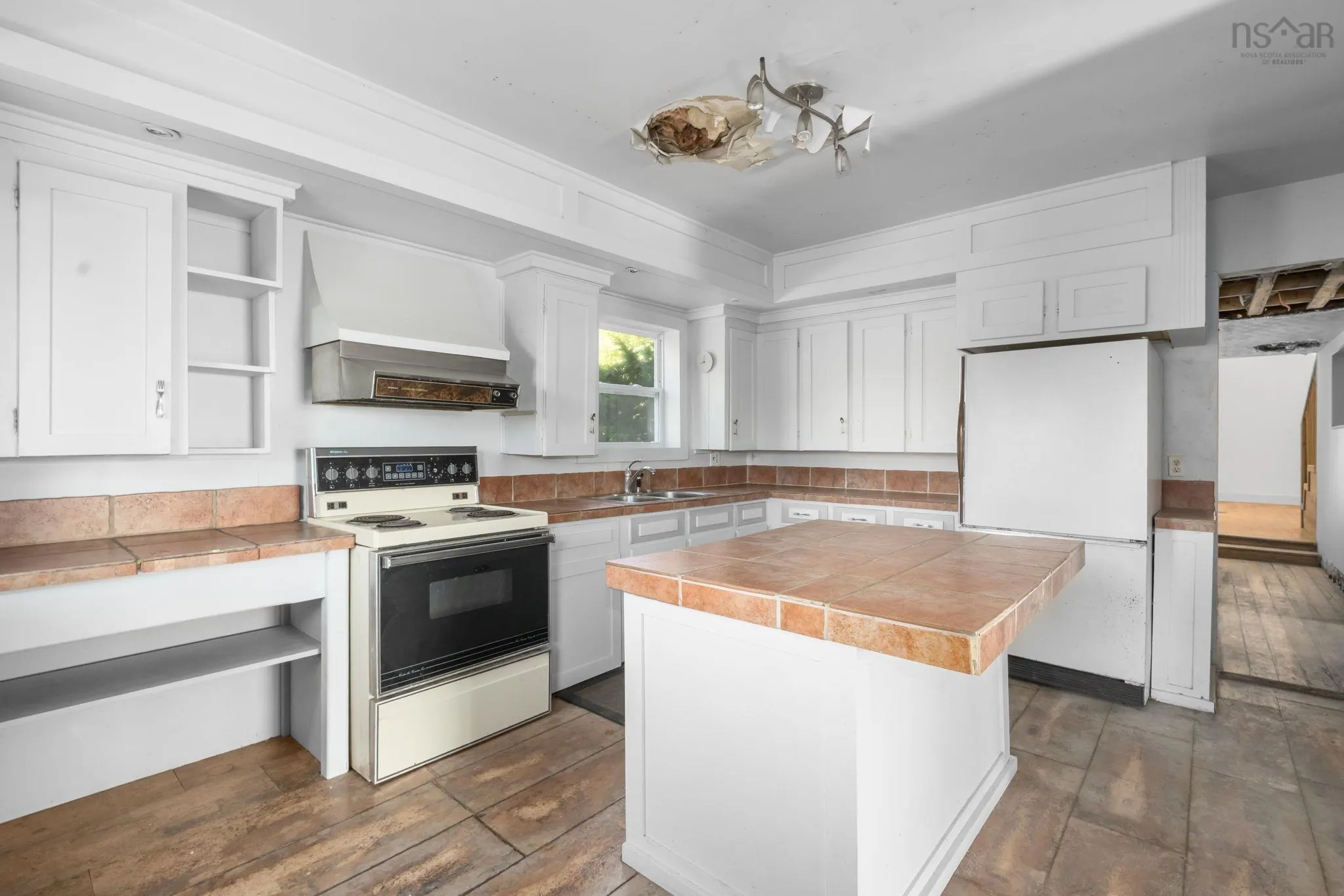 12 South Point Road, Portuguese Cove, NS B3V 1K3, 3 Bedrooms Bedrooms, ,2 BathroomsBathrooms,Residential,For Sale,South Point,202520084