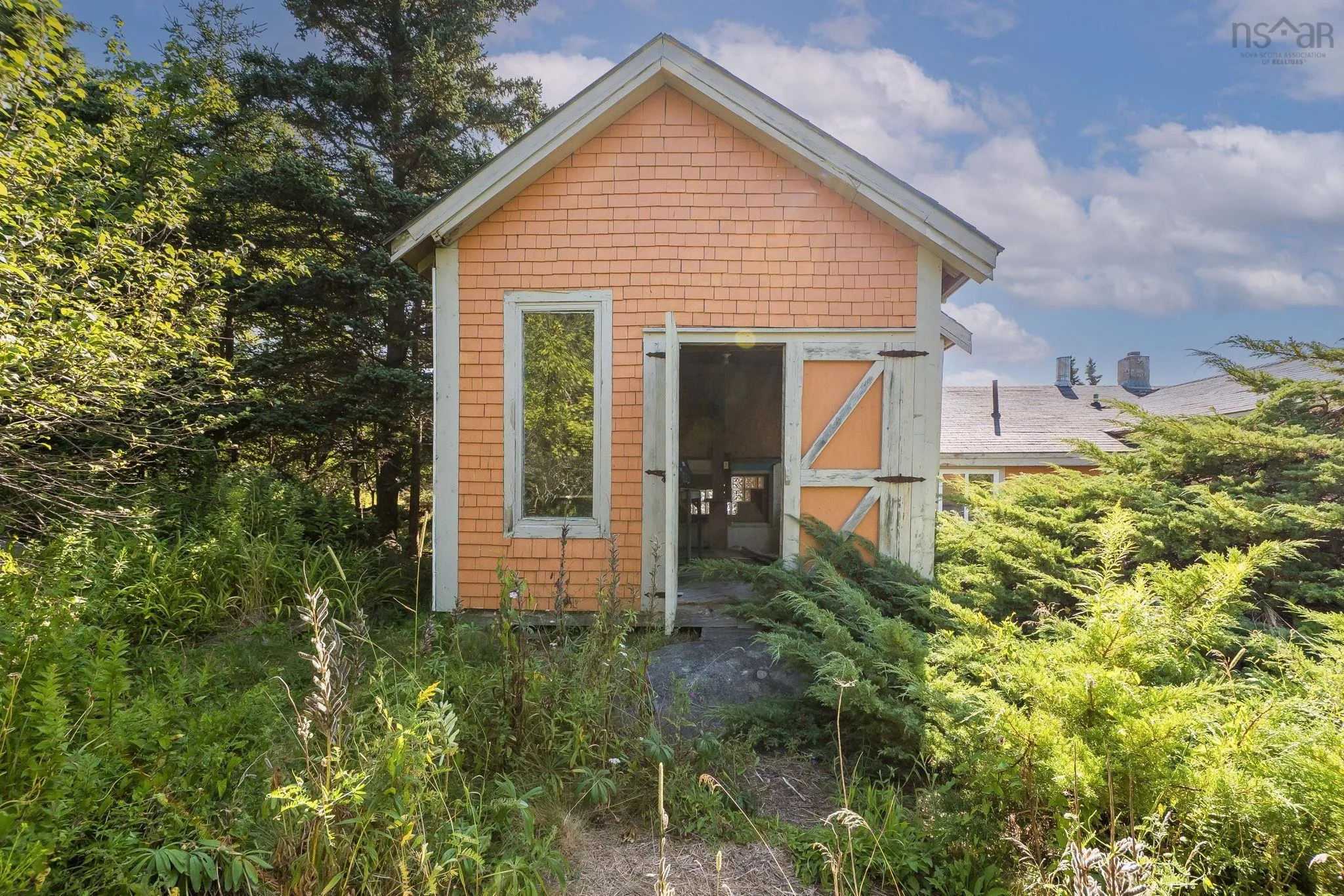 12 South Point Road, Portuguese Cove, NS B3V 1K3, 3 Bedrooms Bedrooms, ,2 BathroomsBathrooms,Residential,For Sale,South Point,202520084