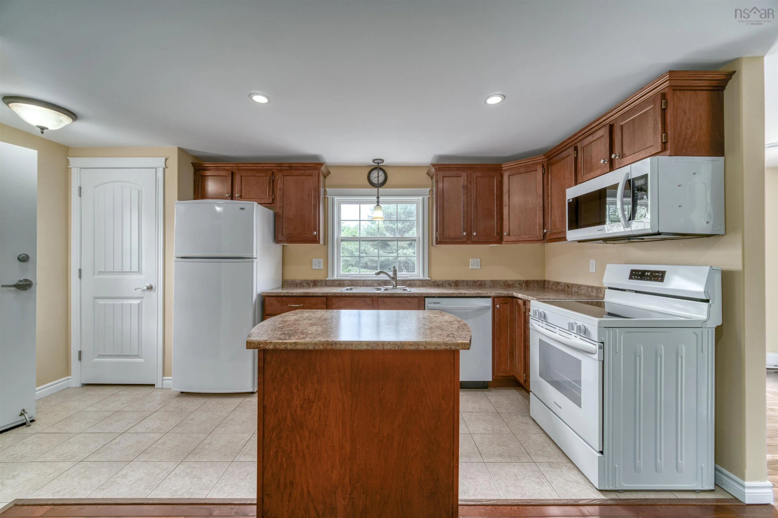 2993 Lovett Road, Coldbrook, NS B0P 1J0, 2 Bedrooms Bedrooms, ,2 BathroomsBathrooms,Residential,For Sale,Lovett Road,202516438