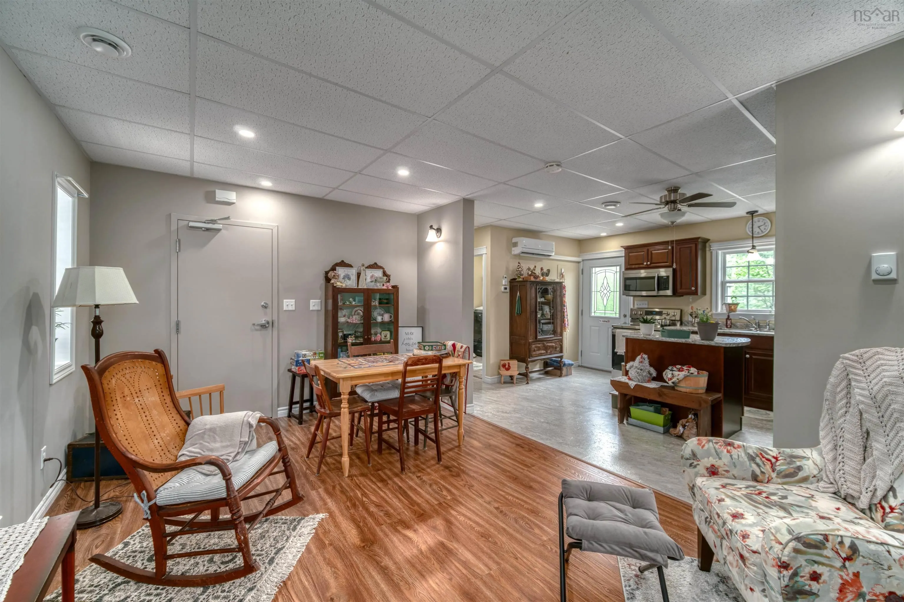 2993 Lovett Road, Coldbrook, NS B0P 1J0, 2 Bedrooms Bedrooms, ,2 BathroomsBathrooms,Residential,For Sale,Lovett Road,202516438
